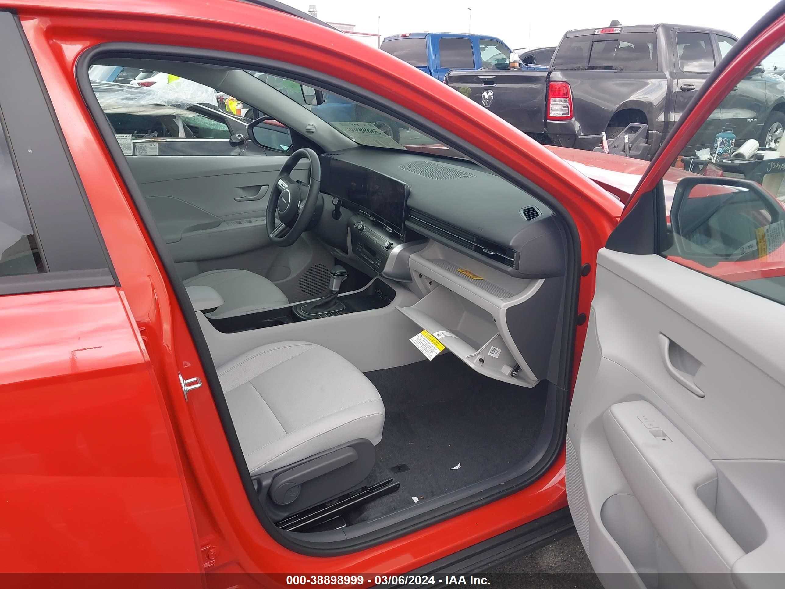 Photo 4 VIN: KM8HB3ABXRU057516 - HYUNDAI KONA 