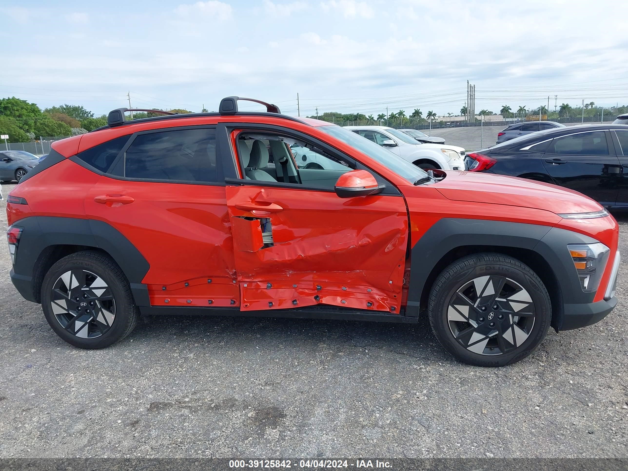 Photo 5 VIN: KM8HC3AB6RU058062 - HYUNDAI KONA 