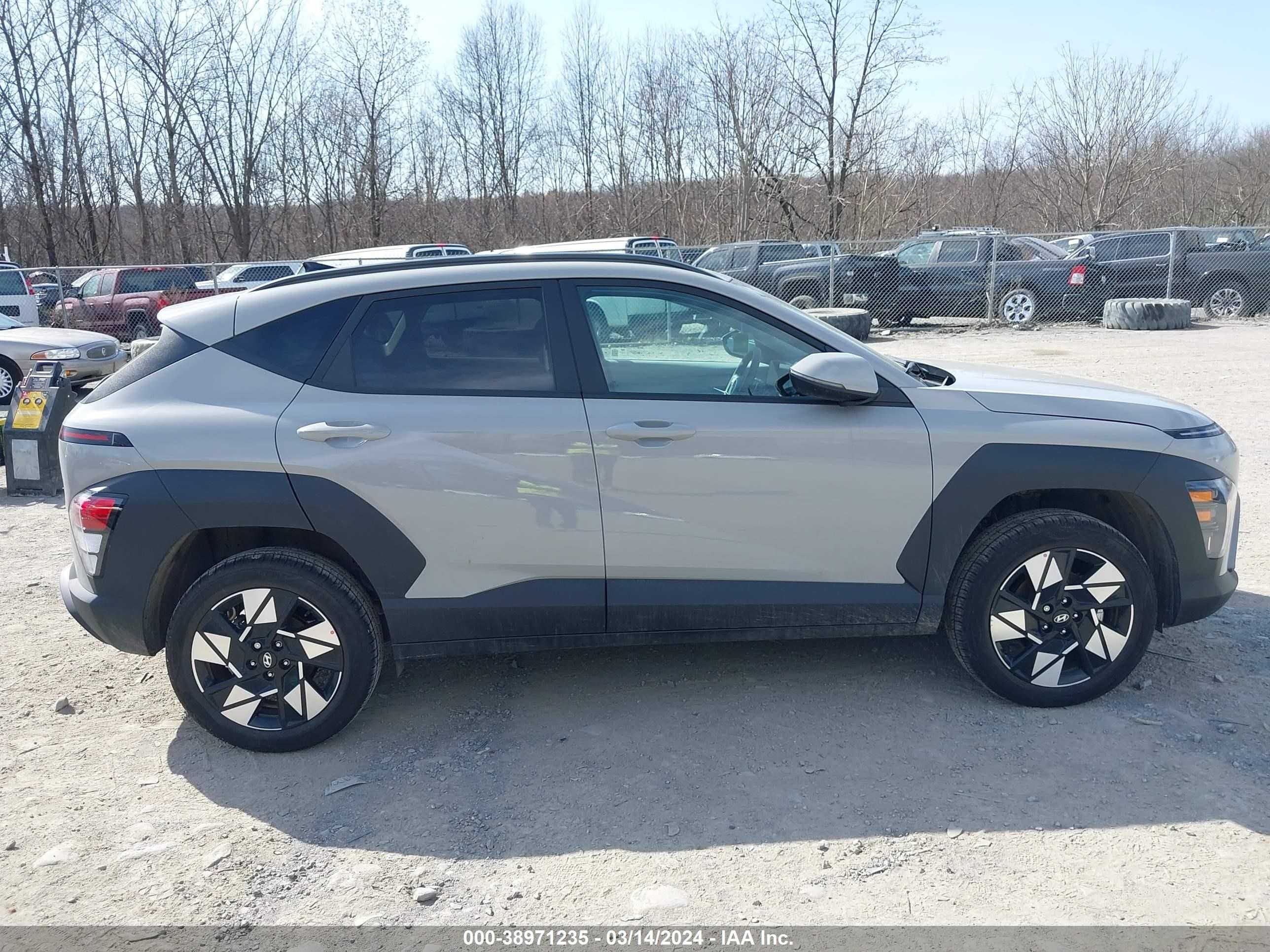 Photo 12 VIN: KM8HCCAB5RU057579 - HYUNDAI KONA 