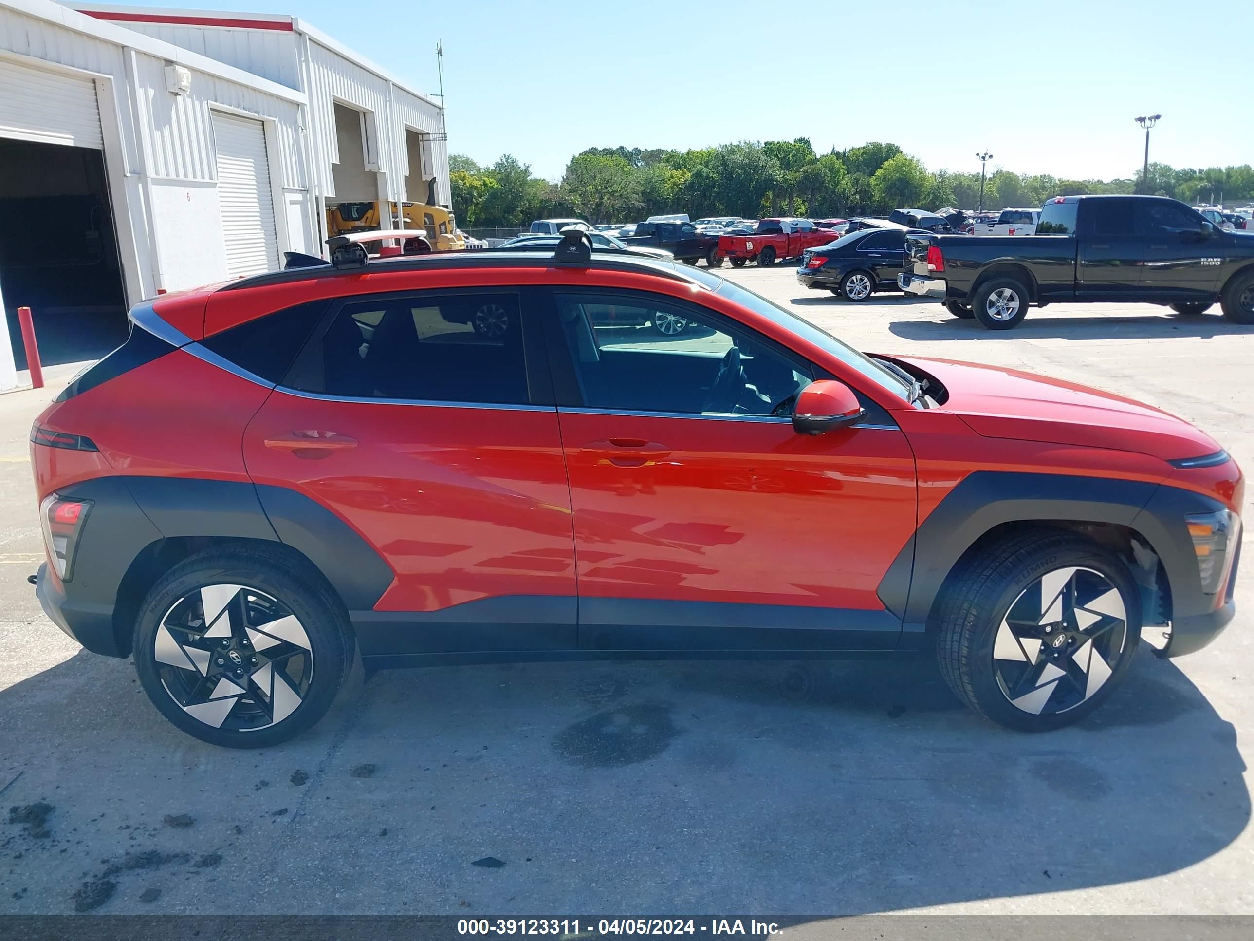 Photo 13 VIN: KM8HE3A37RU117672 - HYUNDAI KONA 