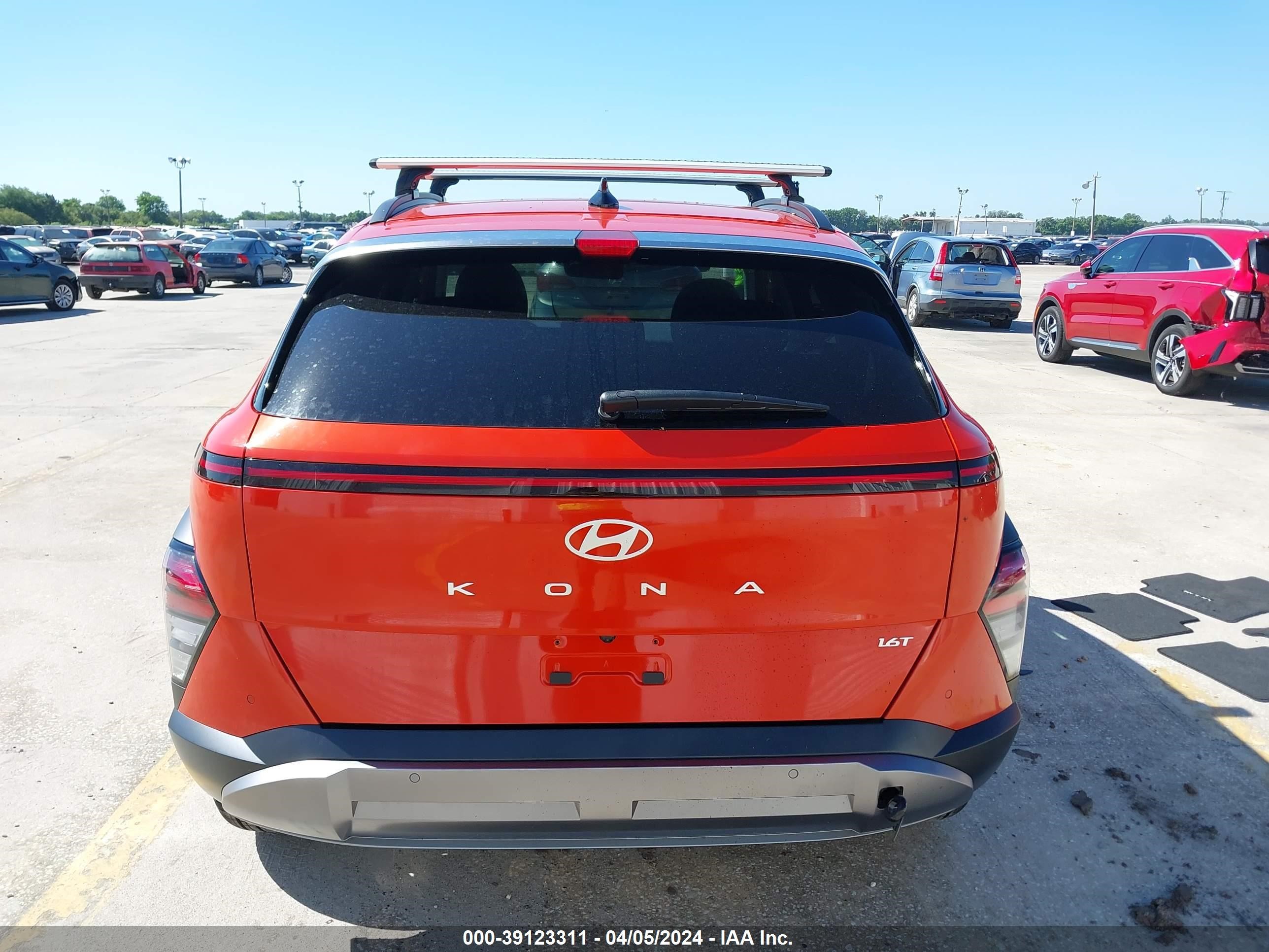 Photo 16 VIN: KM8HE3A37RU117672 - HYUNDAI KONA 