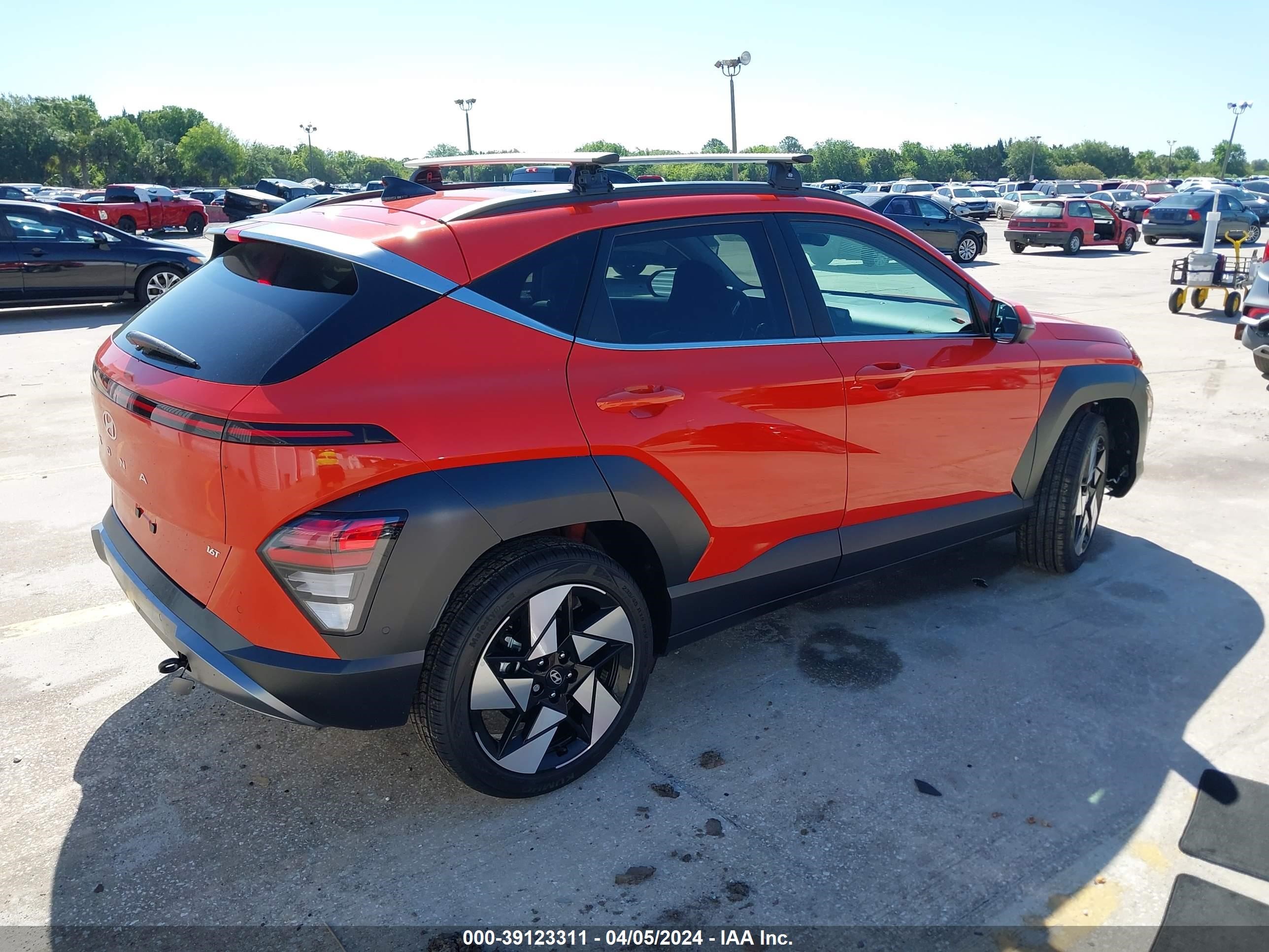 Photo 3 VIN: KM8HE3A37RU117672 - HYUNDAI KONA 