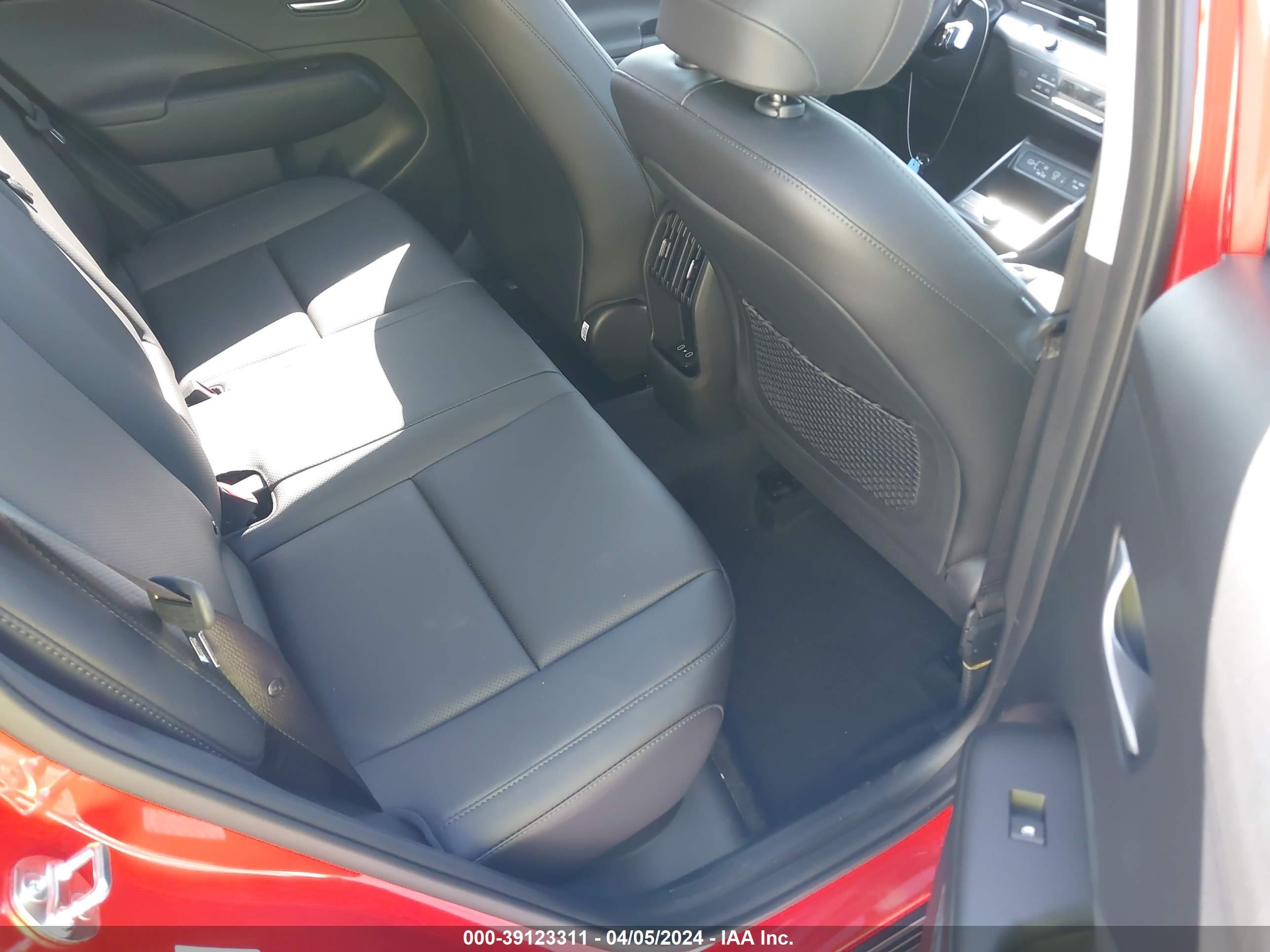 Photo 7 VIN: KM8HE3A37RU117672 - HYUNDAI KONA 