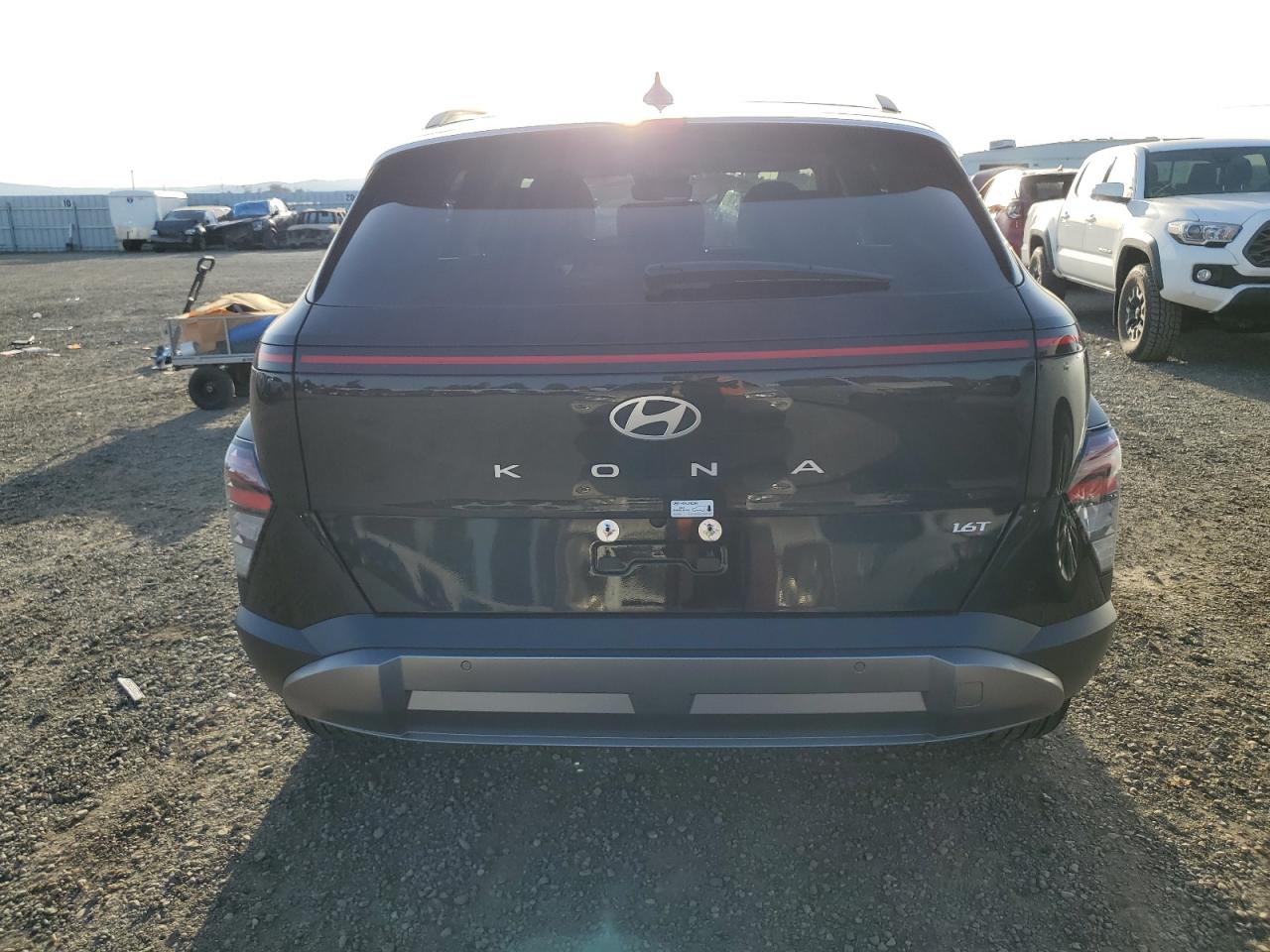 Photo 5 VIN: KM8HE3A3XRU075031 - HYUNDAI KONA 