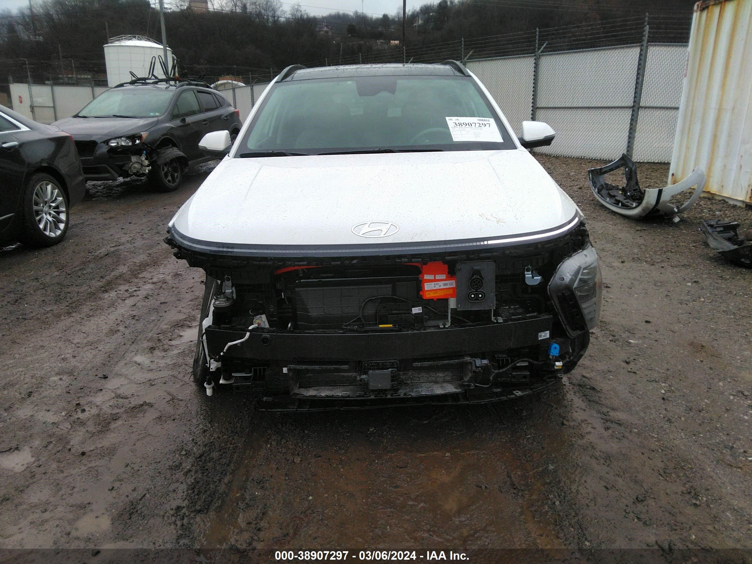 Photo 12 VIN: KM8HE3A66RU004452 - HYUNDAI KONA 