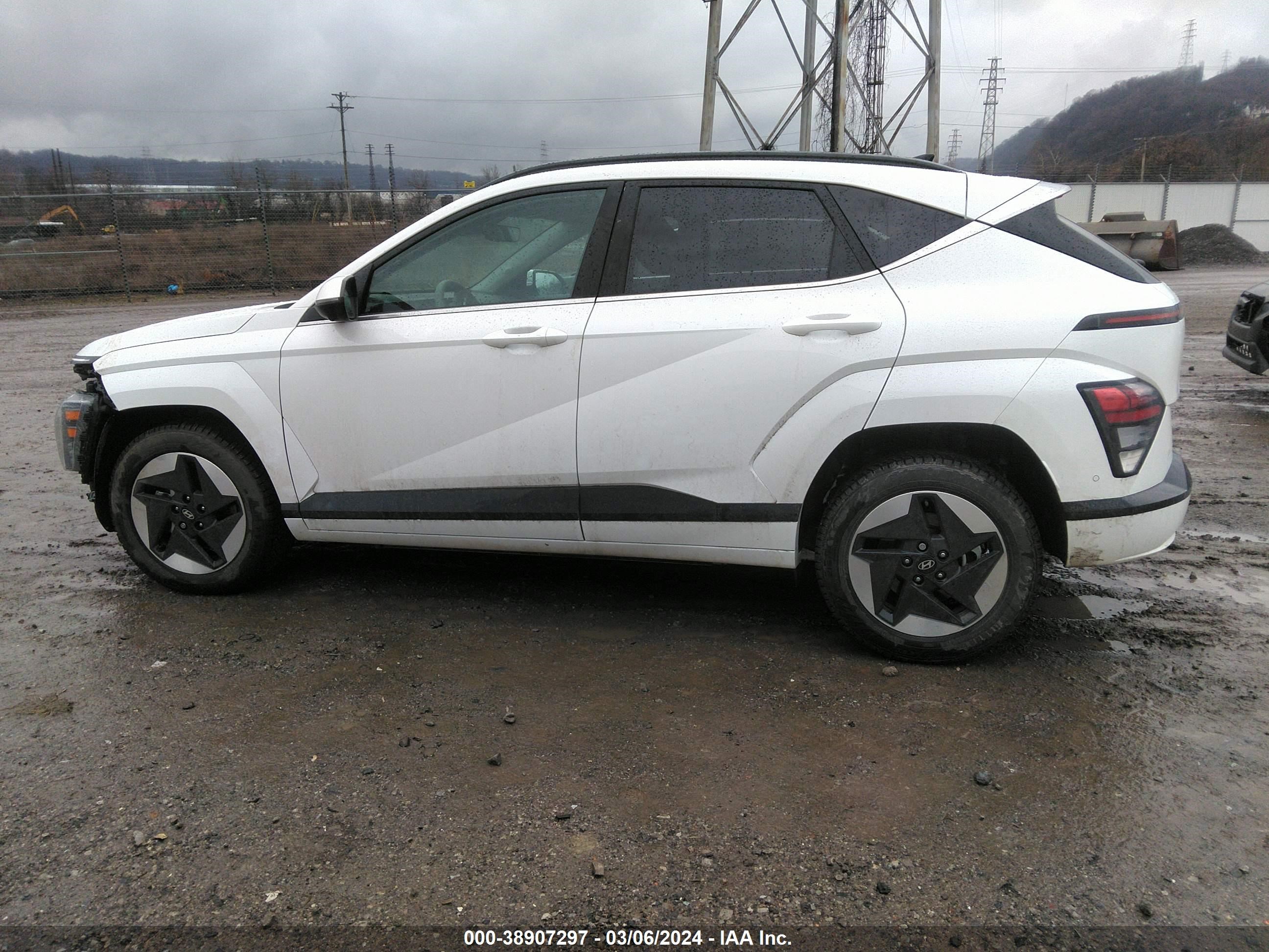 Photo 14 VIN: KM8HE3A66RU004452 - HYUNDAI KONA 