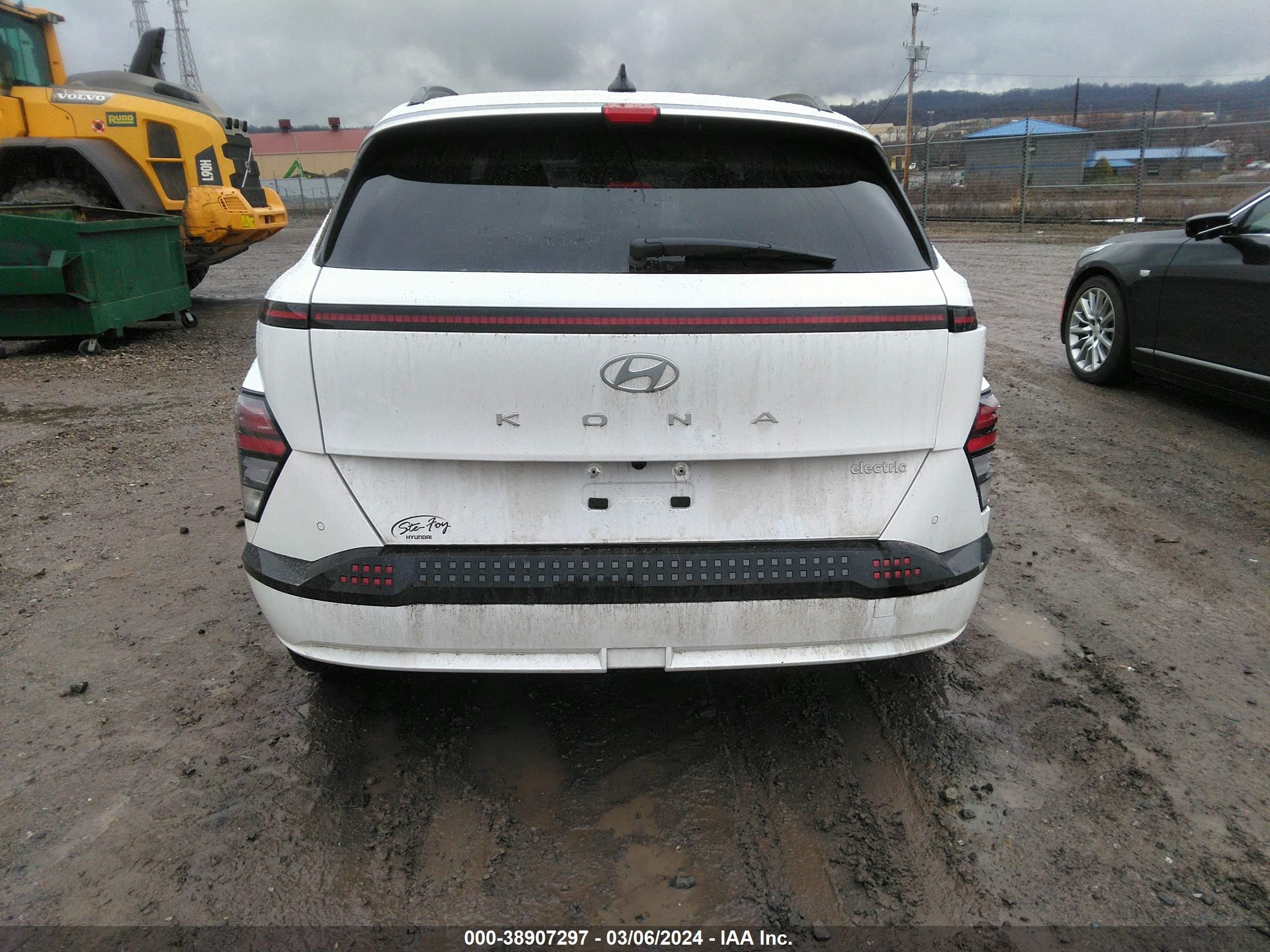 Photo 16 VIN: KM8HE3A66RU004452 - HYUNDAI KONA 