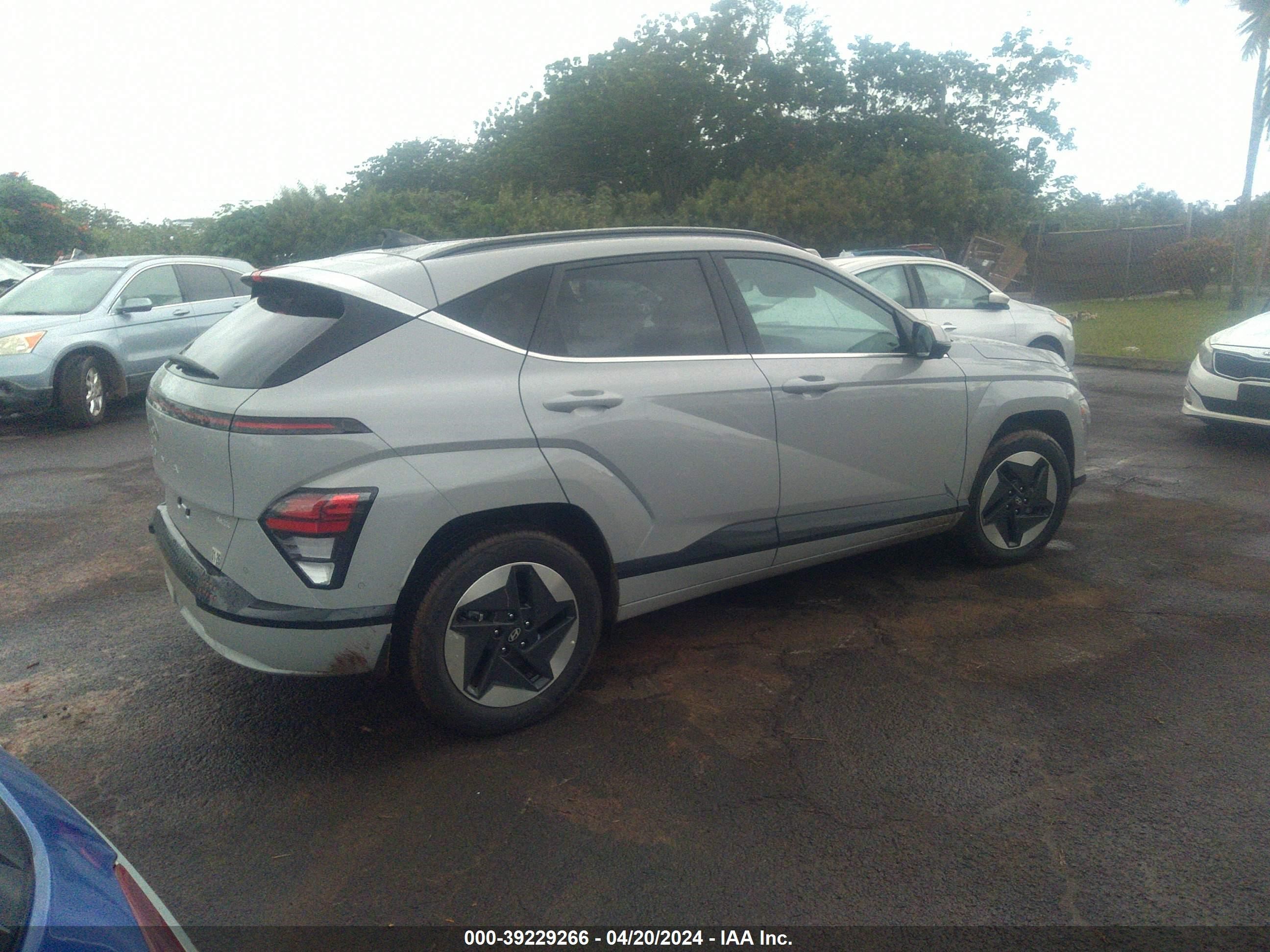 Photo 3 VIN: KM8HE3A69RU005482 - HYUNDAI KONA 