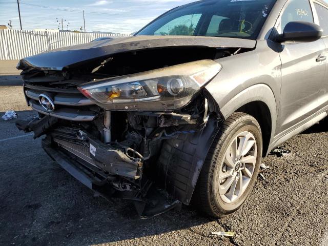 Photo 8 VIN: KM8J23A40GU042104 - HYUNDAI TUCSON SE 