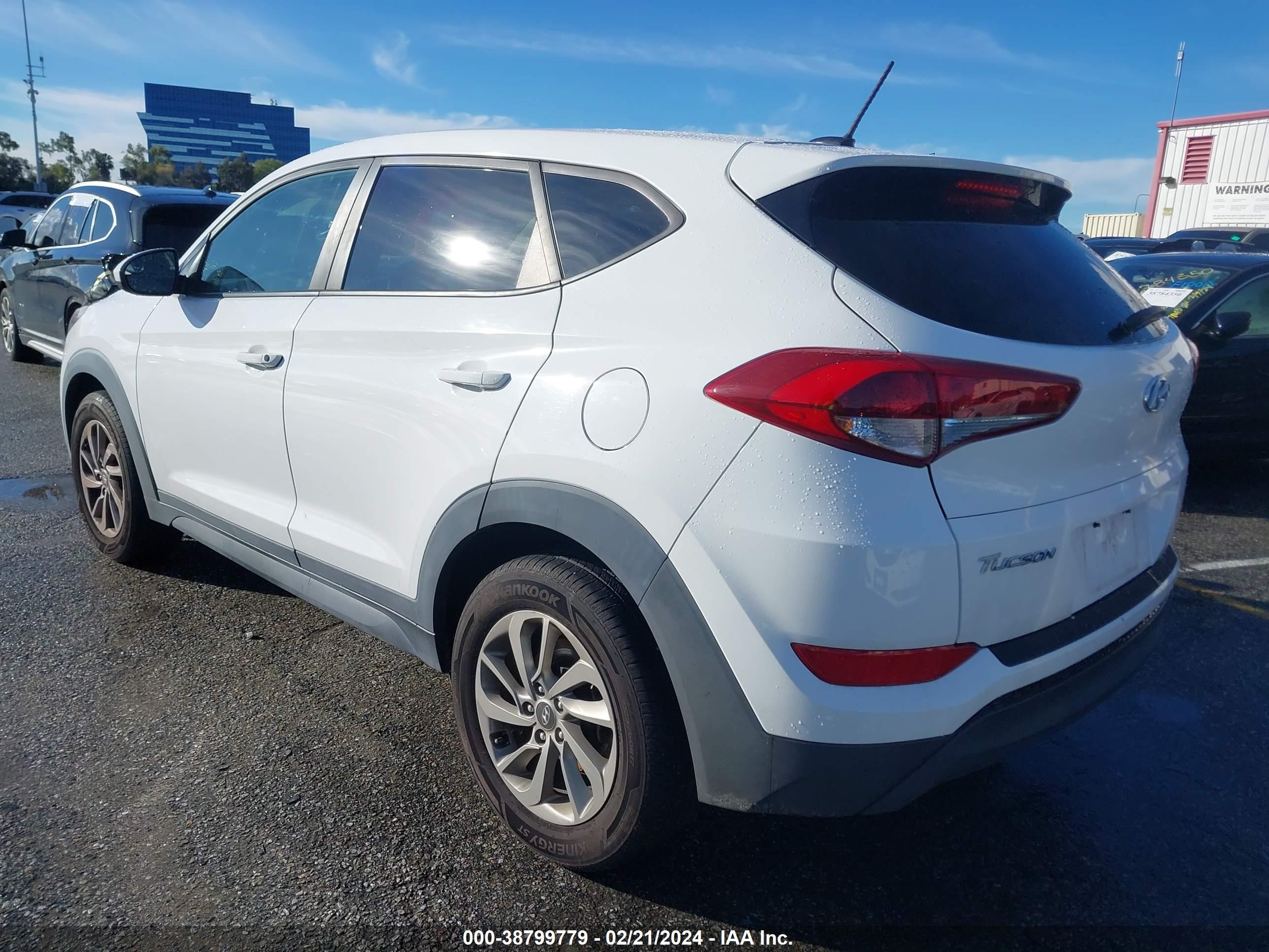 Photo 2 VIN: KM8J23A40HU551322 - HYUNDAI TUCSON 