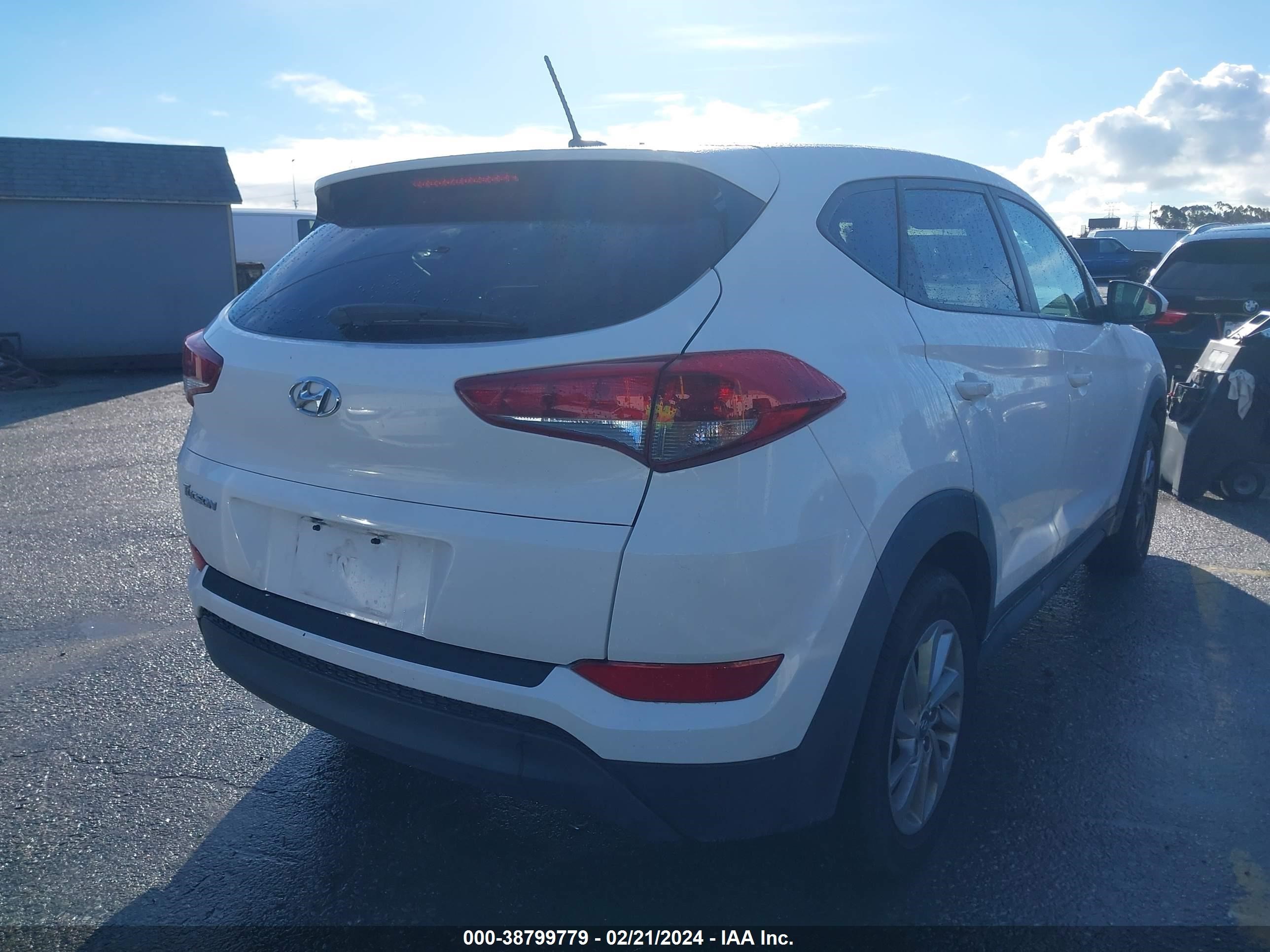 Photo 3 VIN: KM8J23A40HU551322 - HYUNDAI TUCSON 