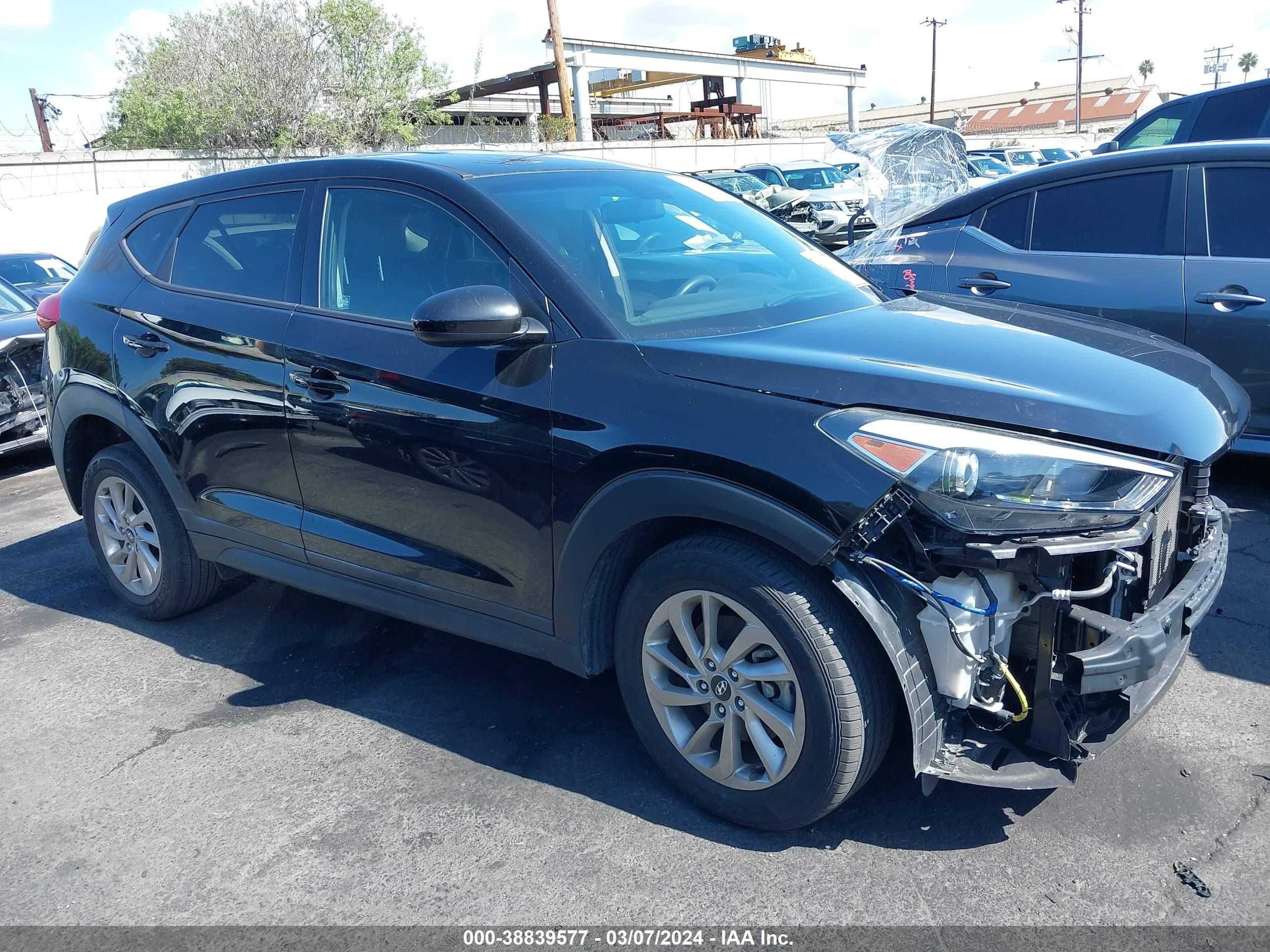 Photo 0 VIN: KM8J23A40JU633833 - HYUNDAI TUCSON 