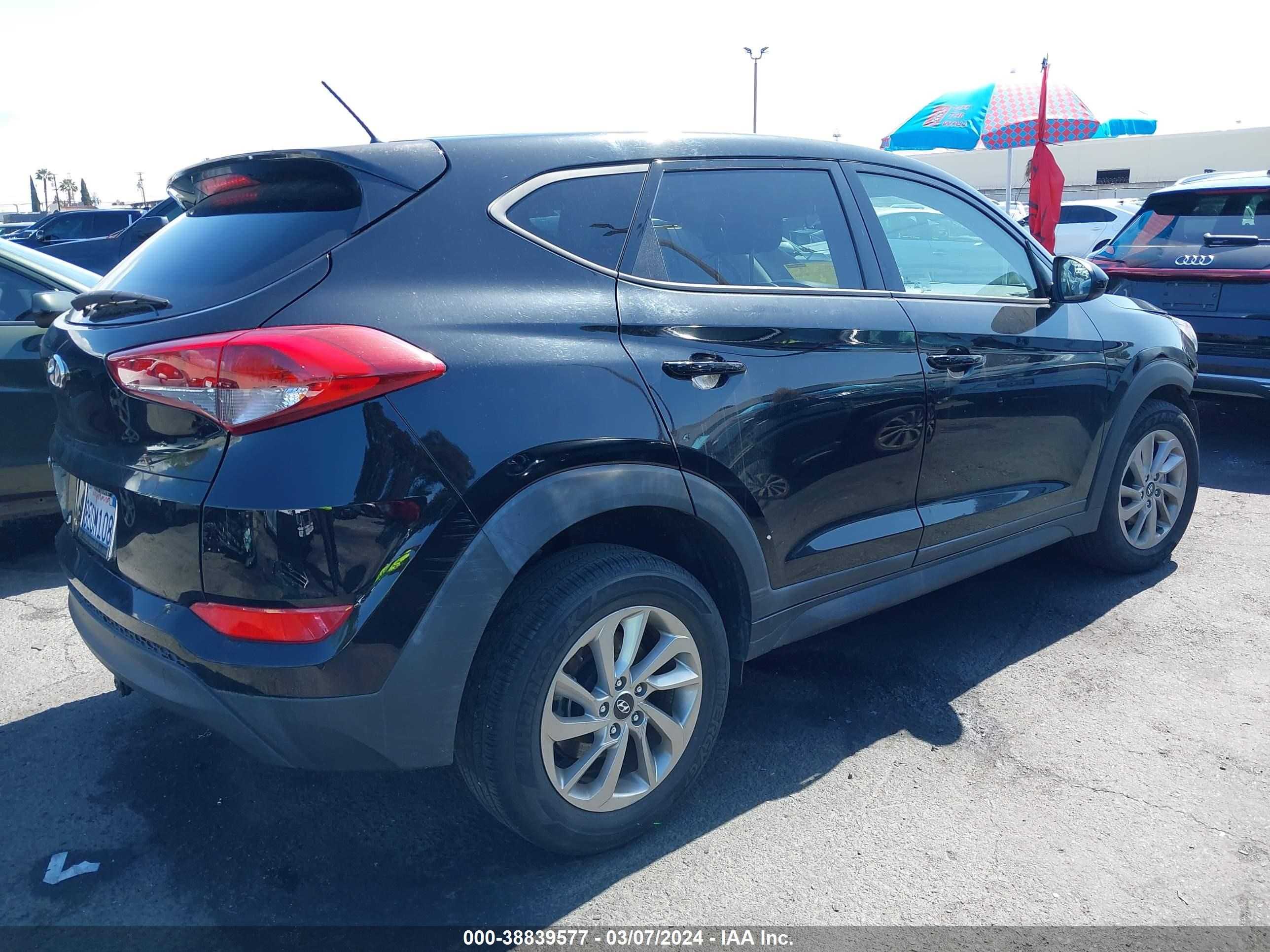 Photo 3 VIN: KM8J23A40JU633833 - HYUNDAI TUCSON 