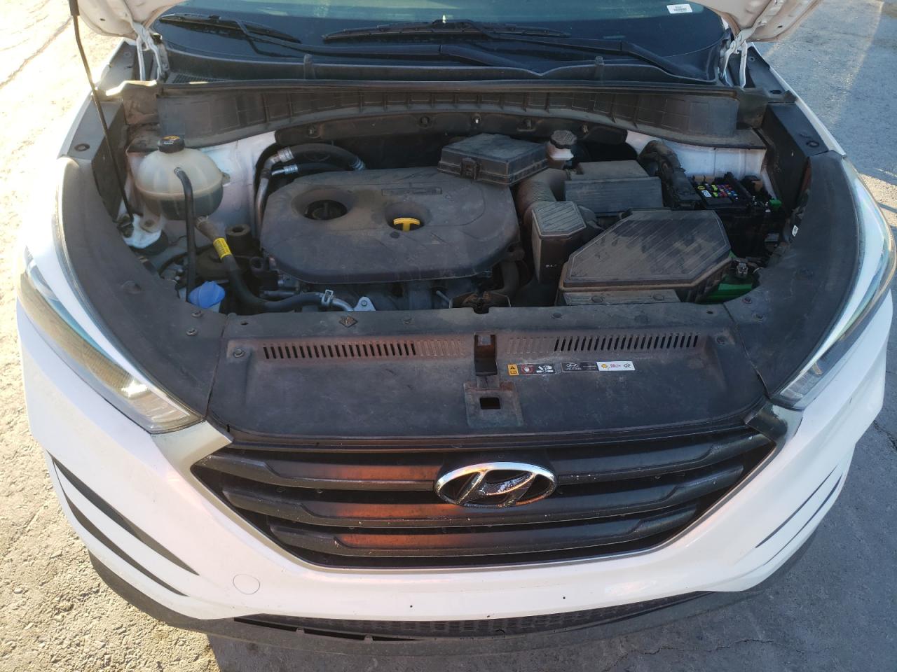 Photo 11 VIN: KM8J23A40JU676861 - HYUNDAI TUCSON 