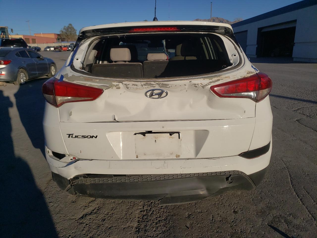 Photo 5 VIN: KM8J23A40JU676861 - HYUNDAI TUCSON 