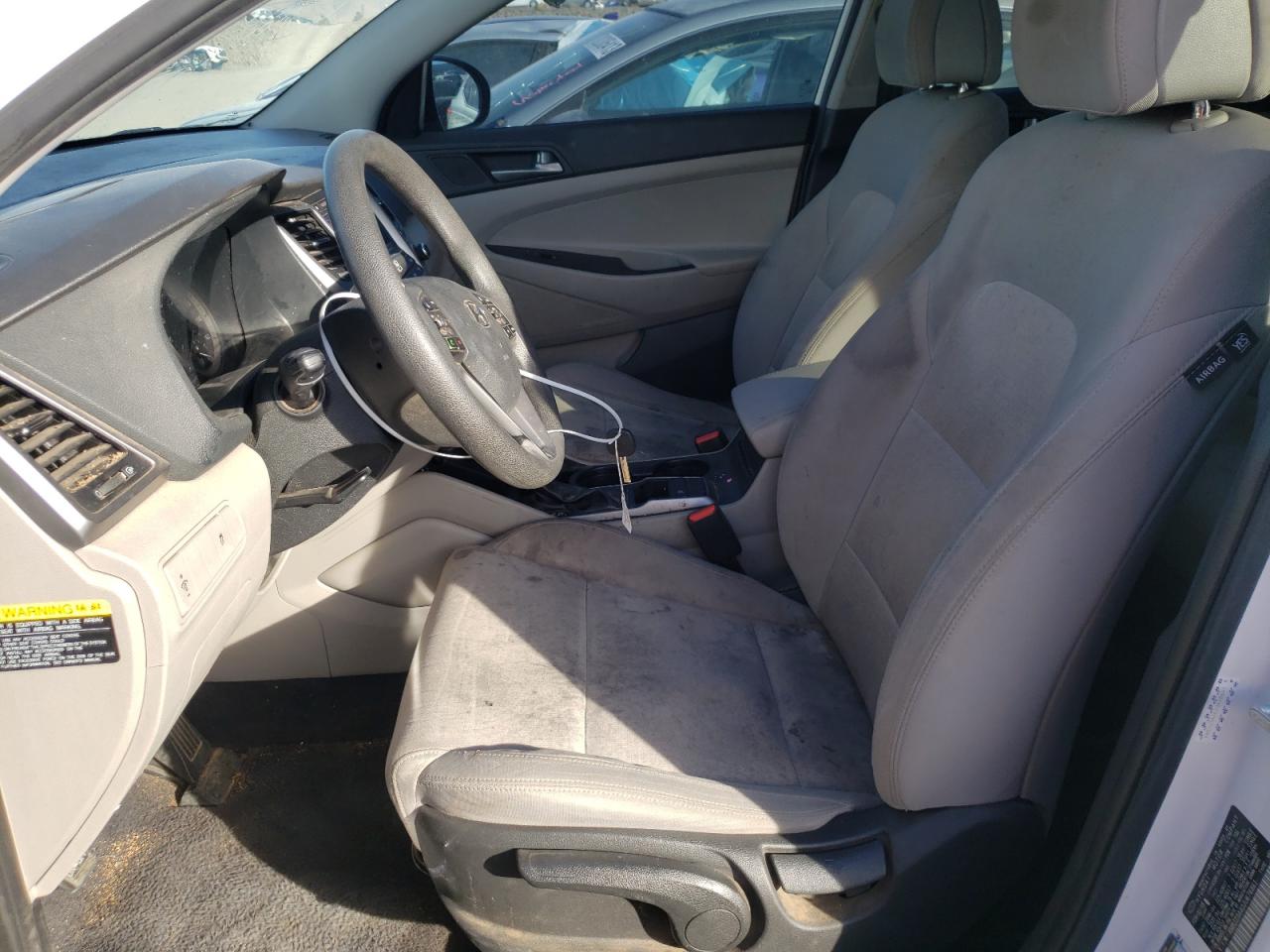 Photo 6 VIN: KM8J23A40JU676861 - HYUNDAI TUCSON 