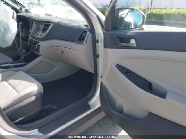 Photo 4 VIN: KM8J23A40JU693708 - HYUNDAI TUCSON 