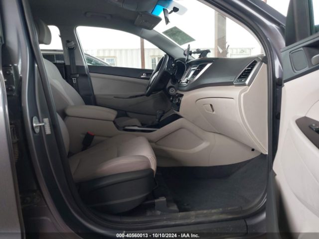 Photo 4 VIN: KM8J23A40JU761232 - HYUNDAI TUCSON 