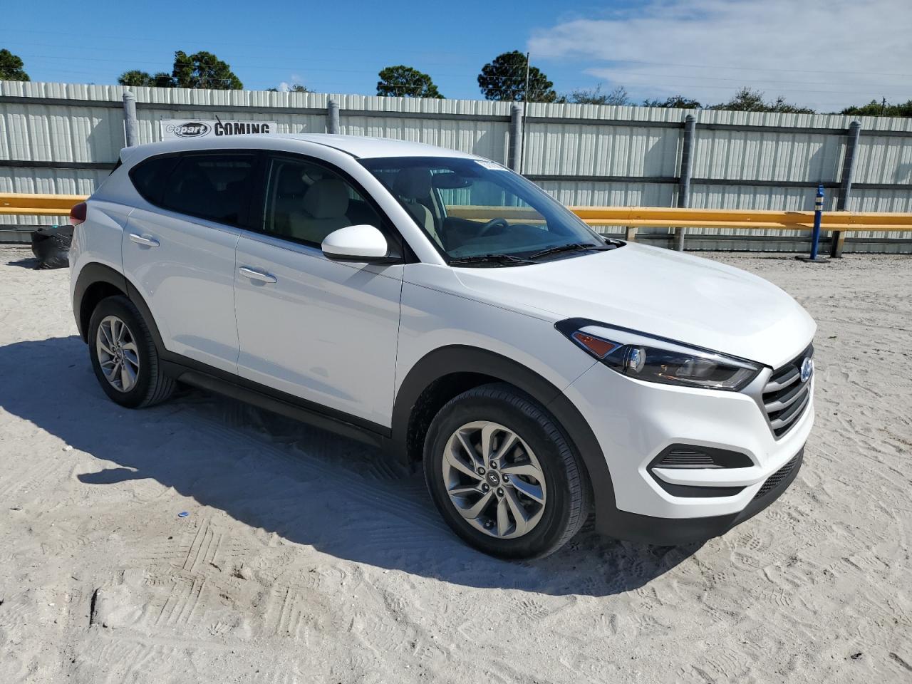 Photo 3 VIN: KM8J23A40JU786776 - HYUNDAI TUCSON 