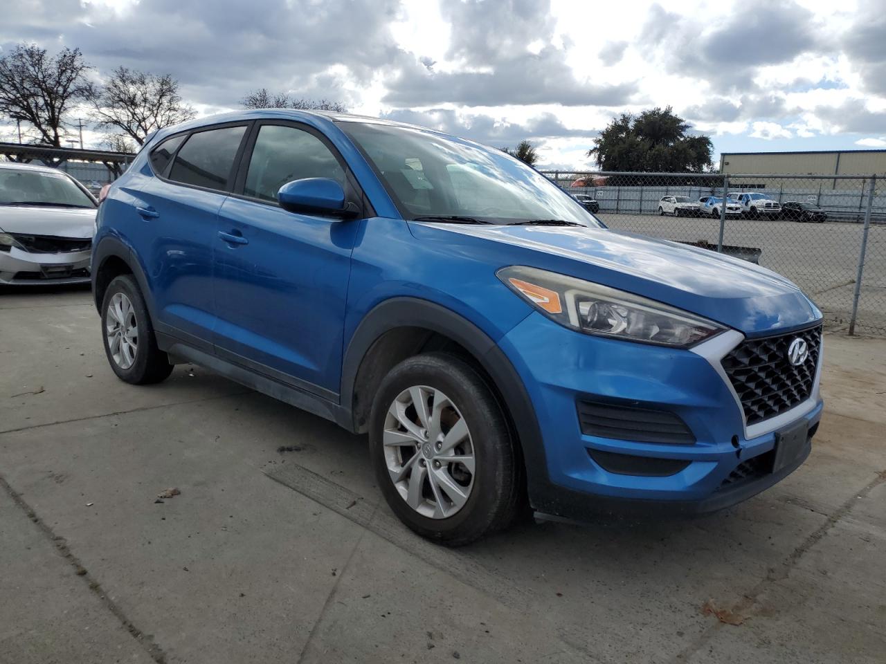 Photo 3 VIN: KM8J23A40KU868167 - HYUNDAI TUCSON 