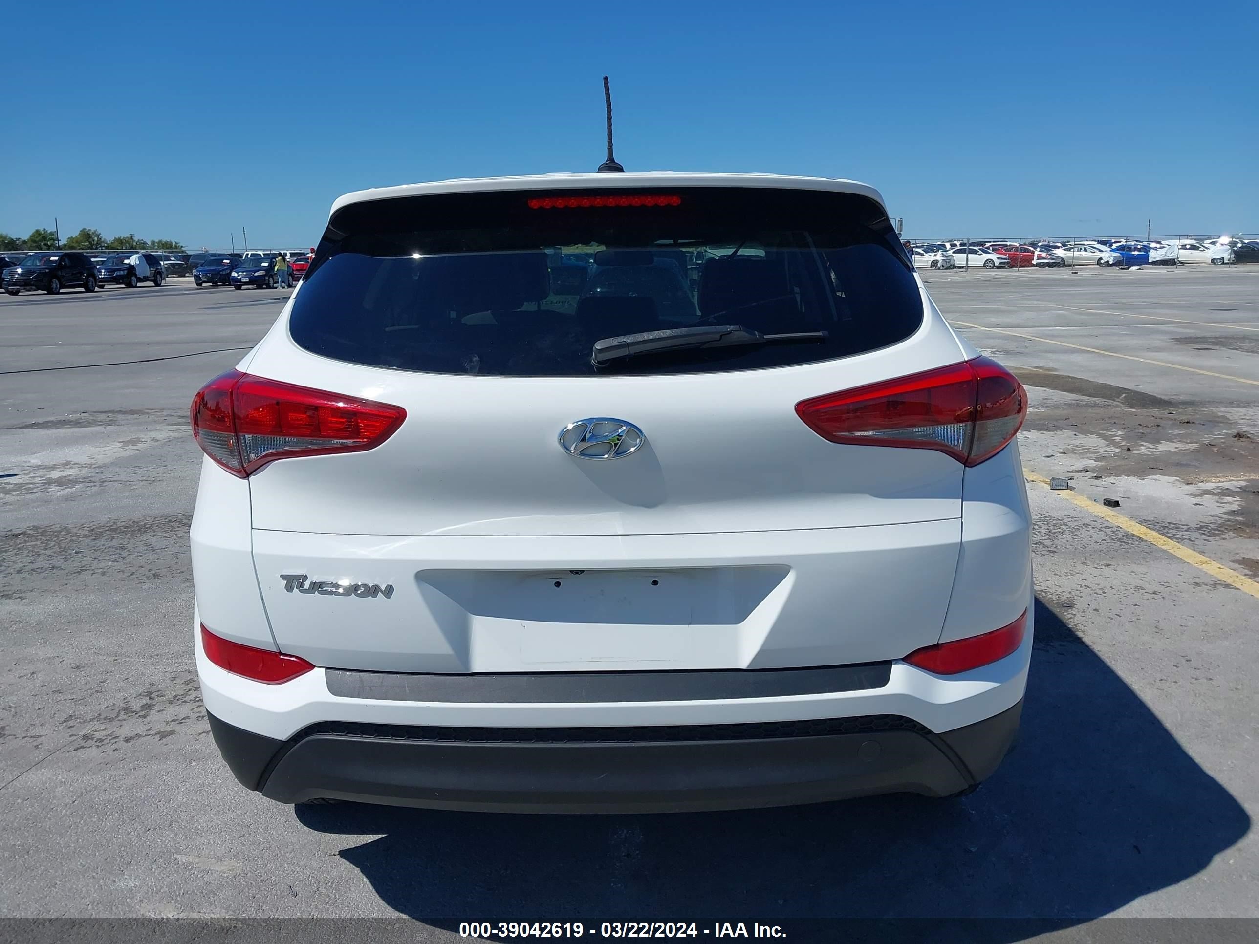 Photo 16 VIN: KM8J23A41HU346060 - HYUNDAI TUCSON 