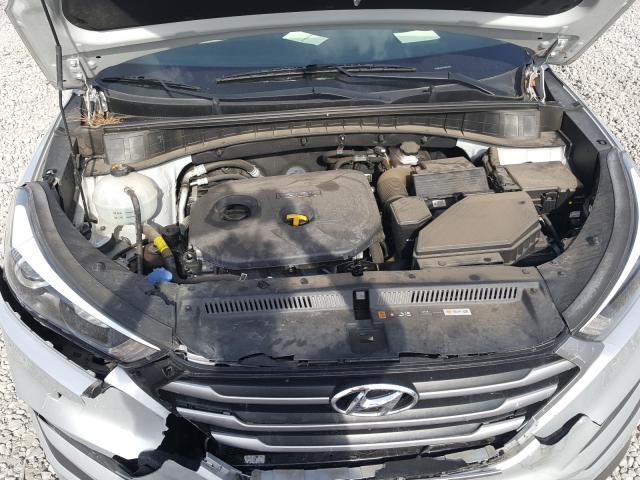 Photo 6 VIN: KM8J23A41HU587293 - HYUNDAI TUCSON SE 