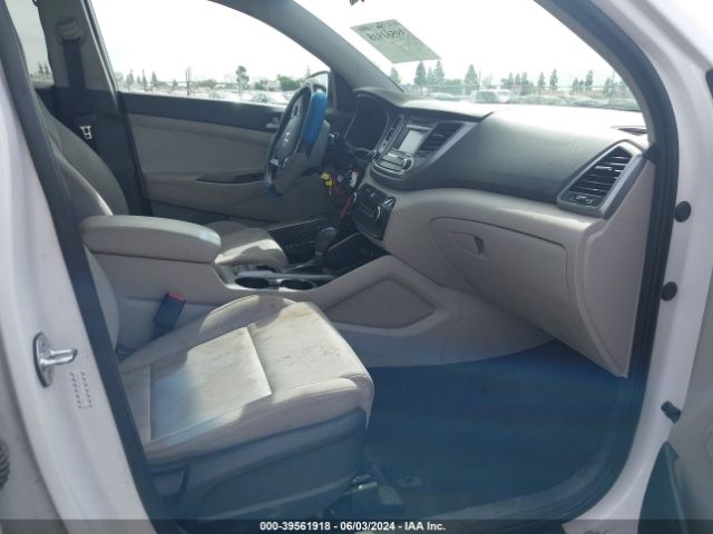 Photo 4 VIN: KM8J23A41JU755911 - HYUNDAI TUCSON 