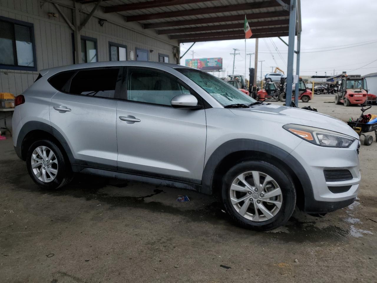 Photo 3 VIN: KM8J23A41KU907462 - HYUNDAI TUCSON 