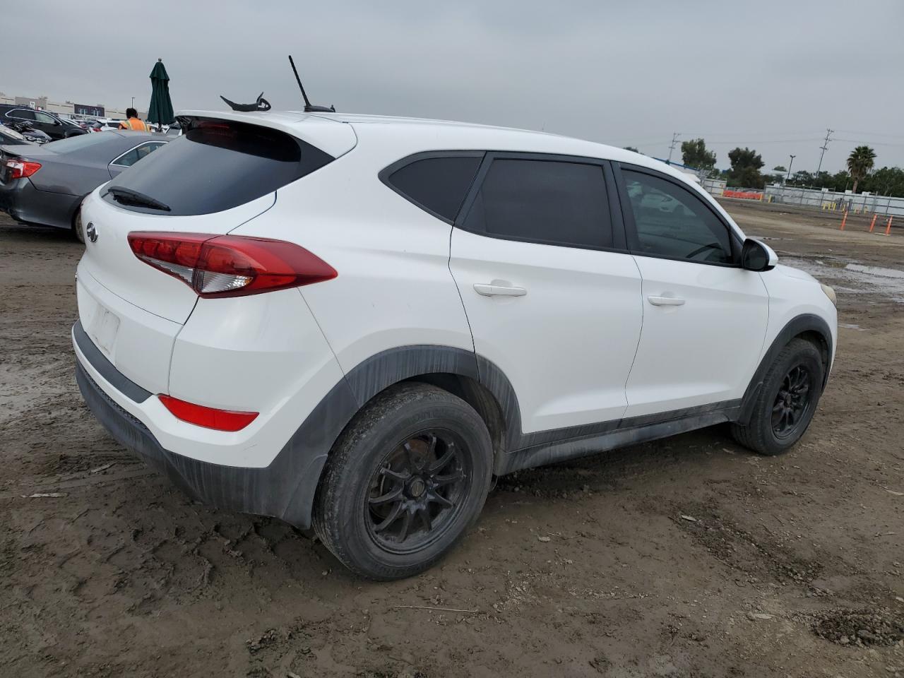 Photo 2 VIN: KM8J23A42GU088646 - HYUNDAI TUCSON 