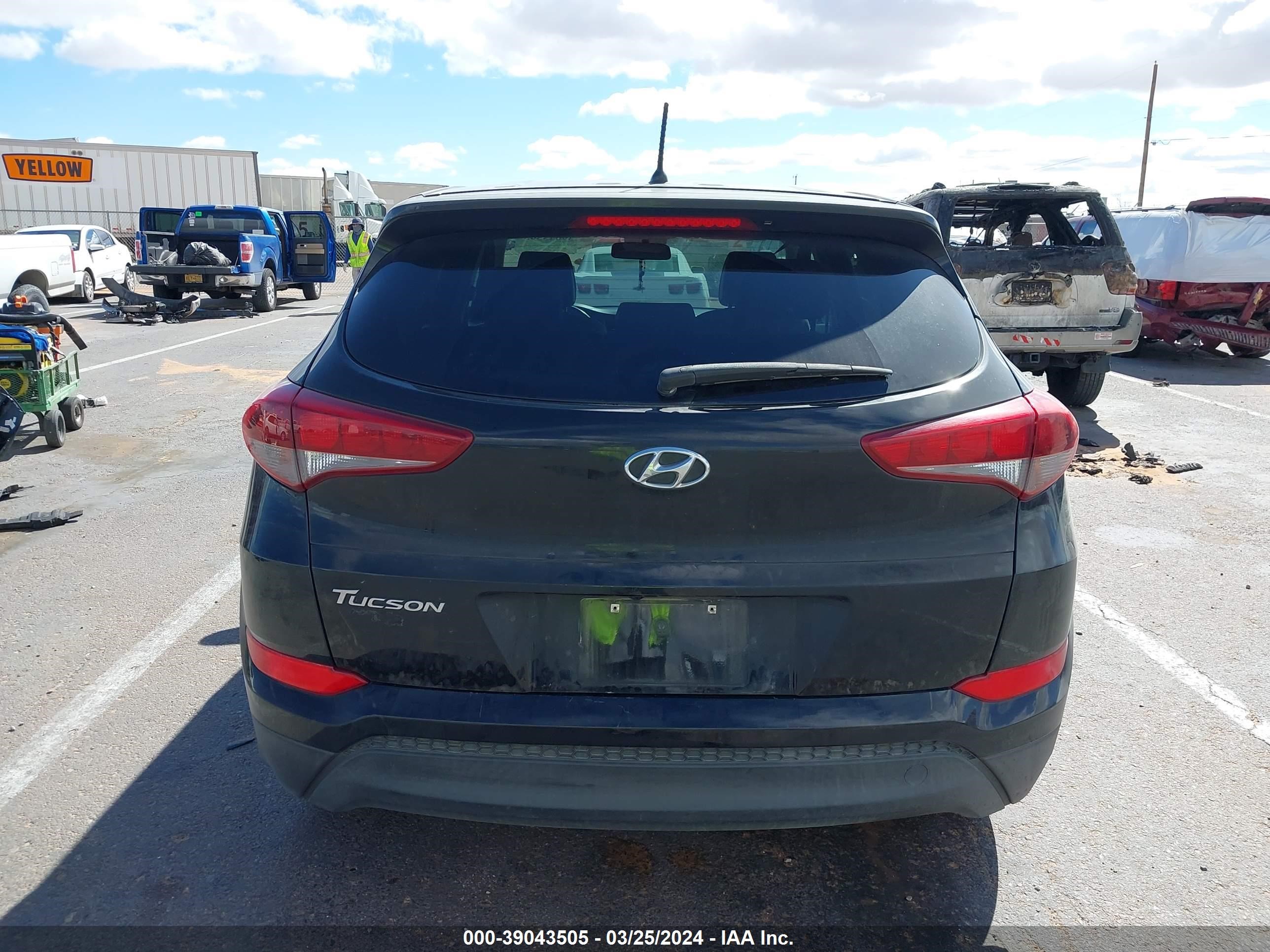 Photo 15 VIN: KM8J23A42JU634143 - HYUNDAI TUCSON 