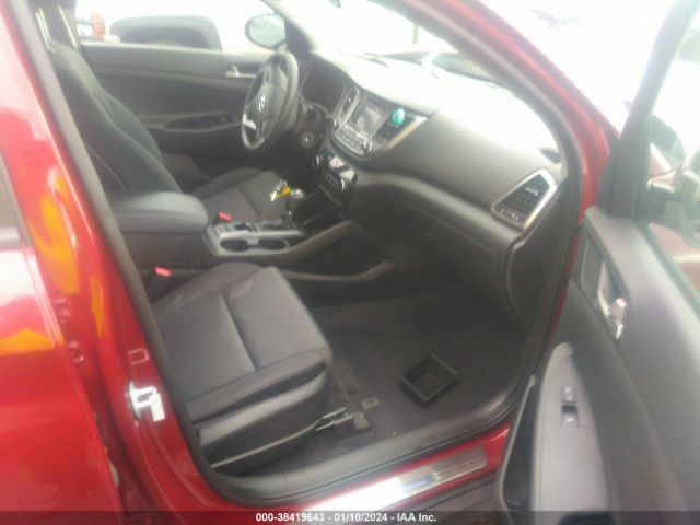 Photo 4 VIN: KM8J23A42JU766738 - HYUNDAI TUCSON 