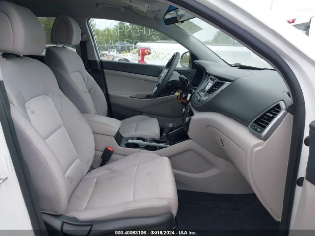 Photo 4 VIN: KM8J23A43HU565702 - HYUNDAI TUCSON 