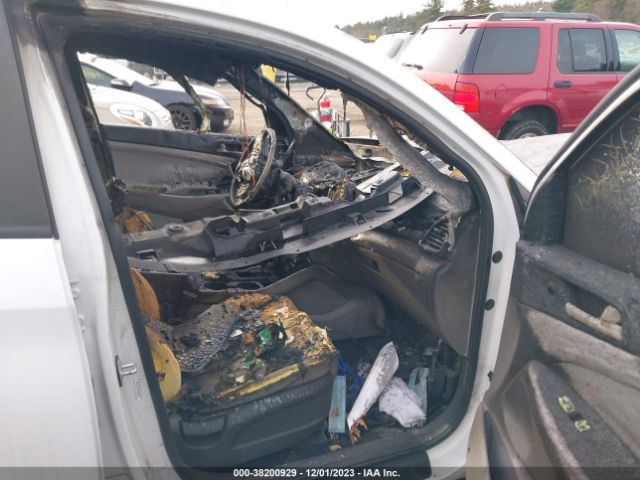 Photo 4 VIN: KM8J23A43KU859611 - HYUNDAI TUCSON 