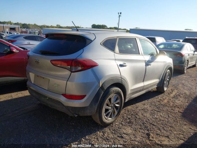 Photo 3 VIN: KM8J23A45JU803717 - HYUNDAI TUCSON 