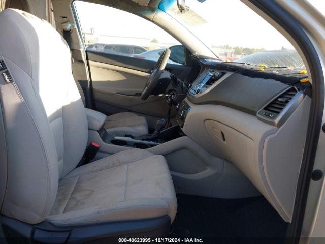 Photo 4 VIN: KM8J23A45JU803717 - HYUNDAI TUCSON 