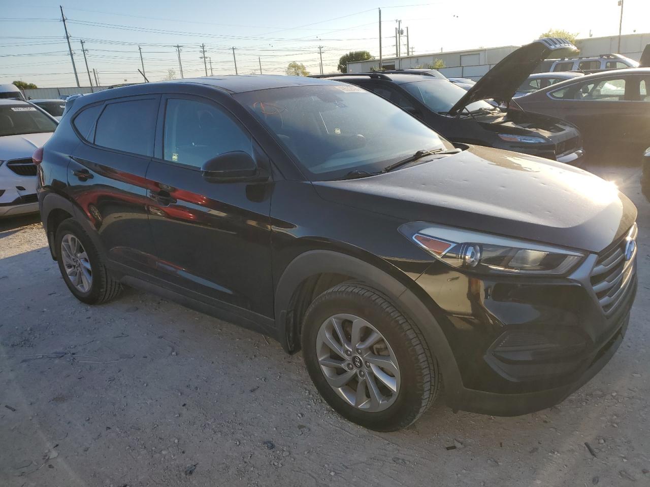 Photo 3 VIN: KM8J23A46JU695673 - HYUNDAI TUCSON 