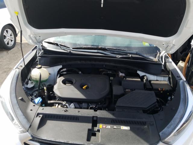 Photo 6 VIN: KM8J23A47HU434904 - HYUNDAI TUCSON SE 