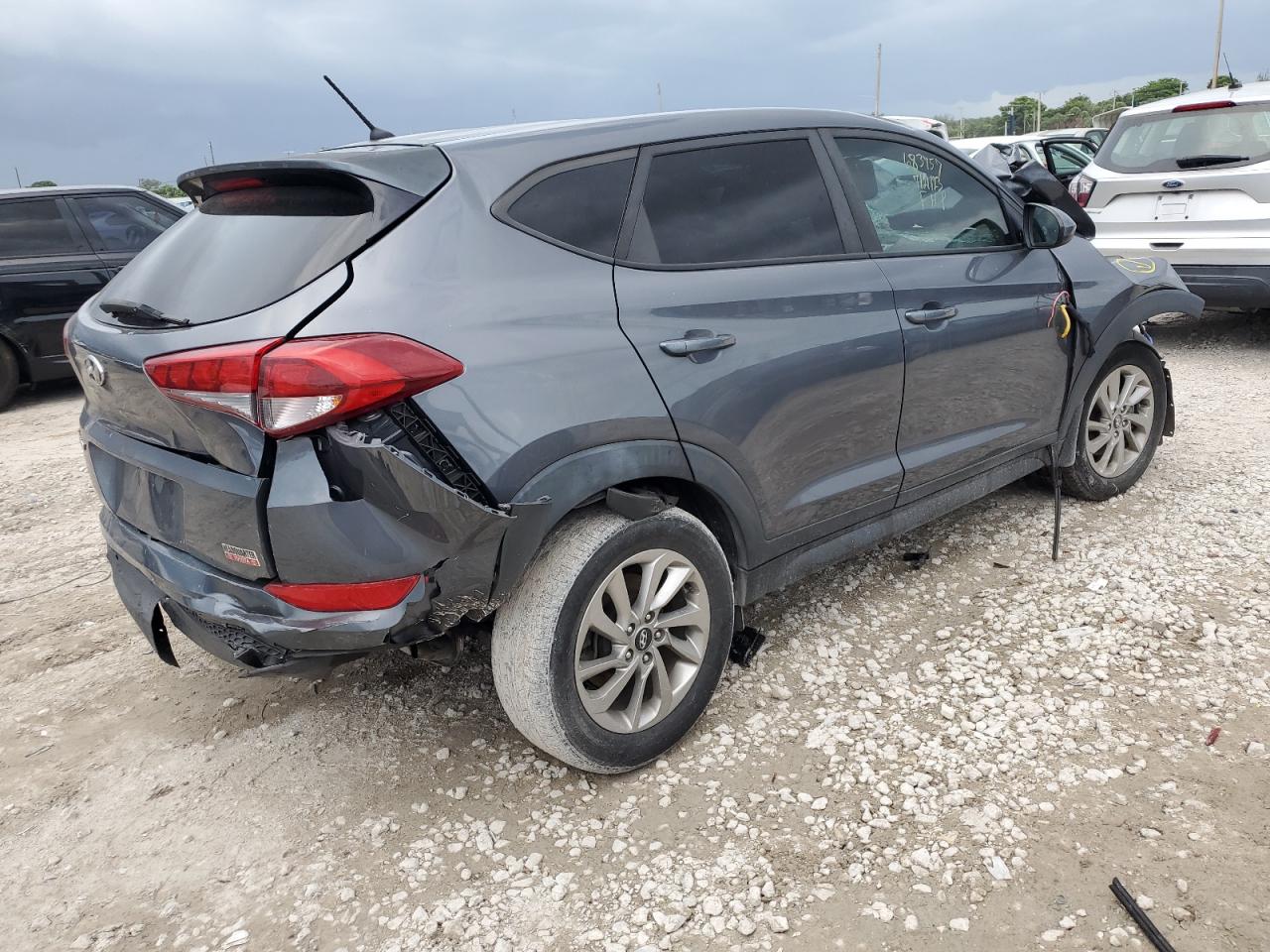 Photo 2 VIN: KM8J23A47JU683757 - HYUNDAI TUCSON 