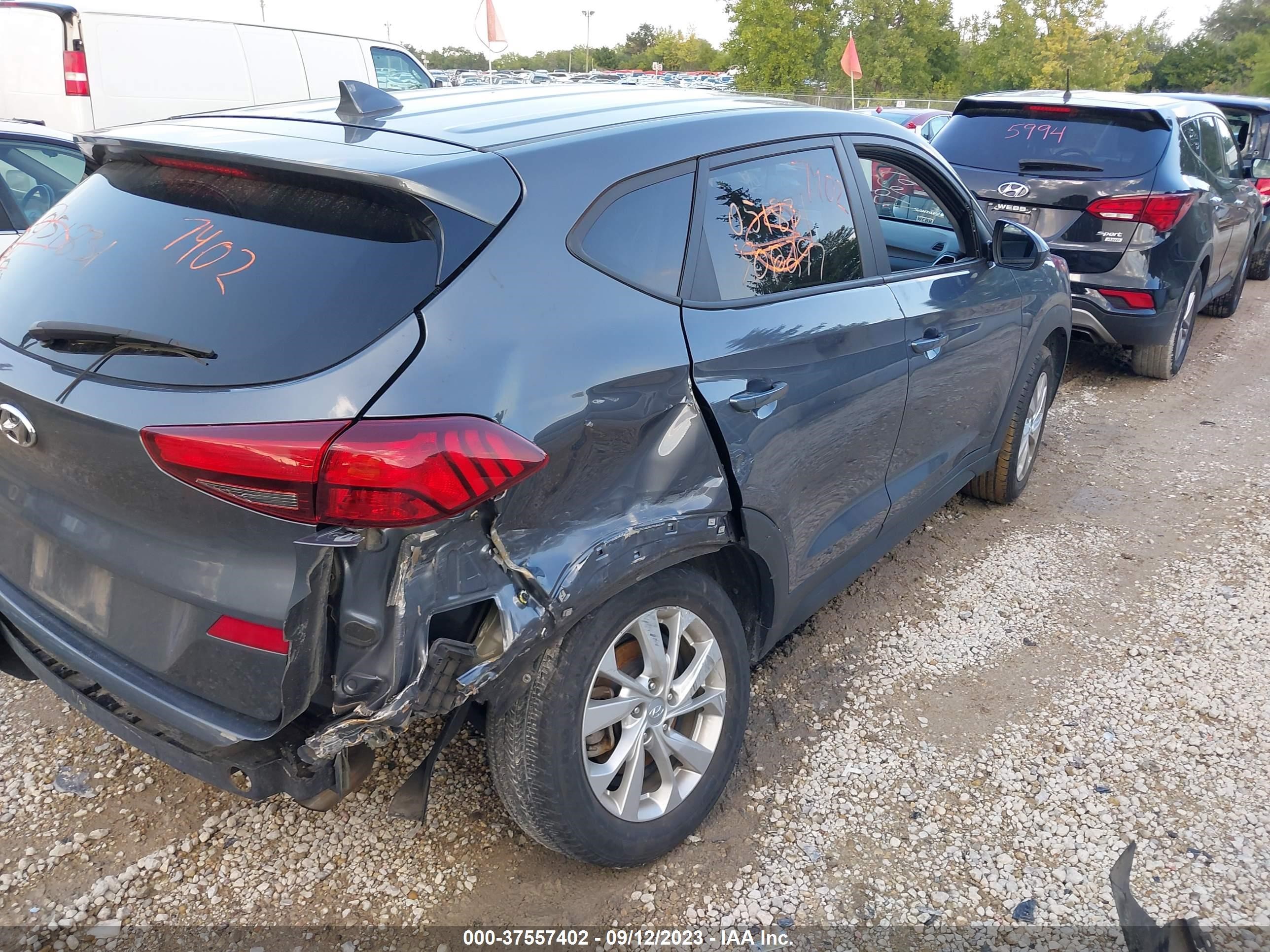 Photo 3 VIN: KM8J23A47KU934780 - HYUNDAI TUCSON 