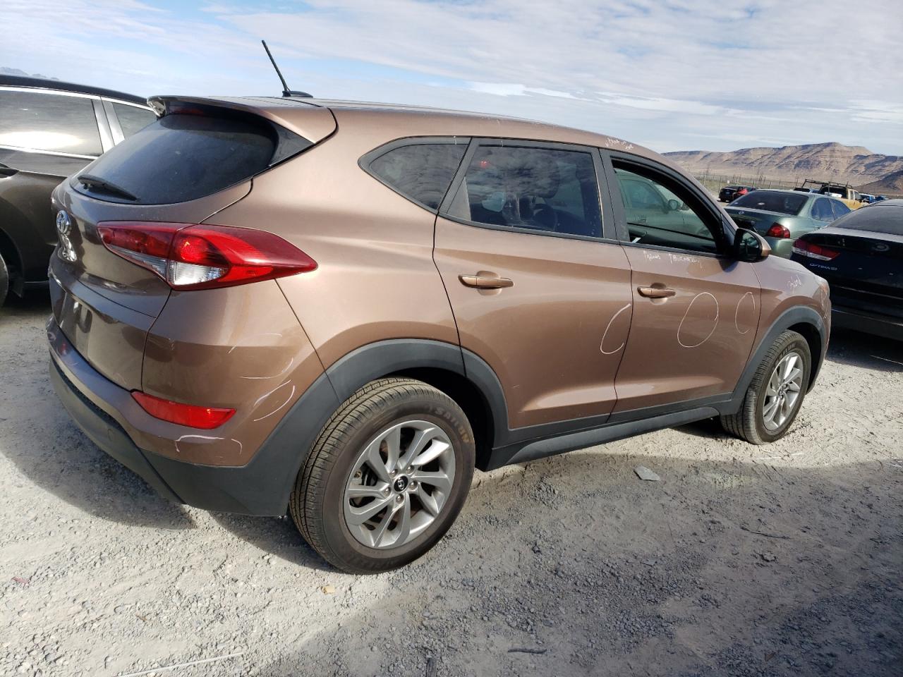 Photo 2 VIN: KM8J23A48GU239439 - HYUNDAI TUCSON 