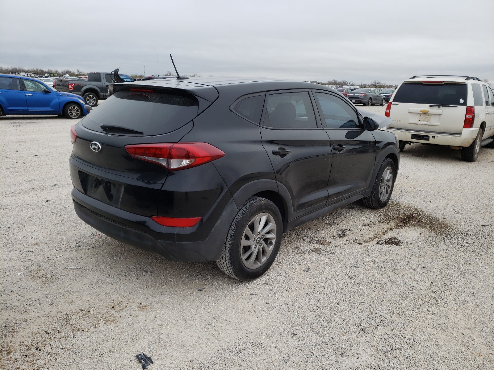 Photo 3 VIN: KM8J23A49GU088319 - HYUNDAI TUCSON SE 