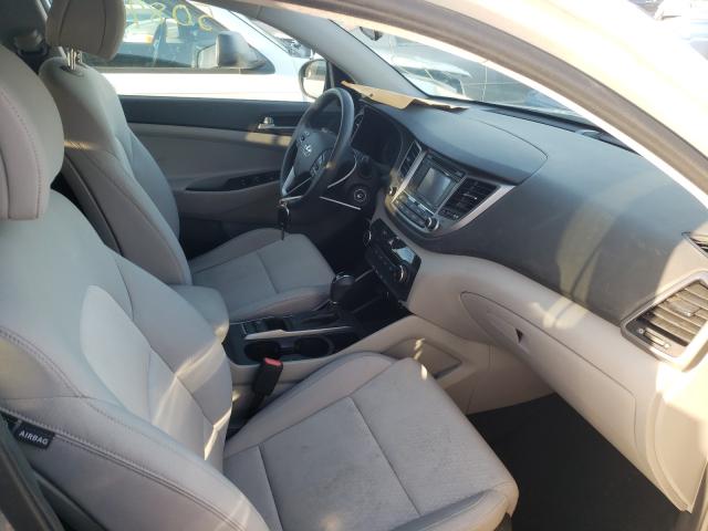 Photo 4 VIN: KM8J23A49HU333072 - HYUNDAI TUCSON SE 