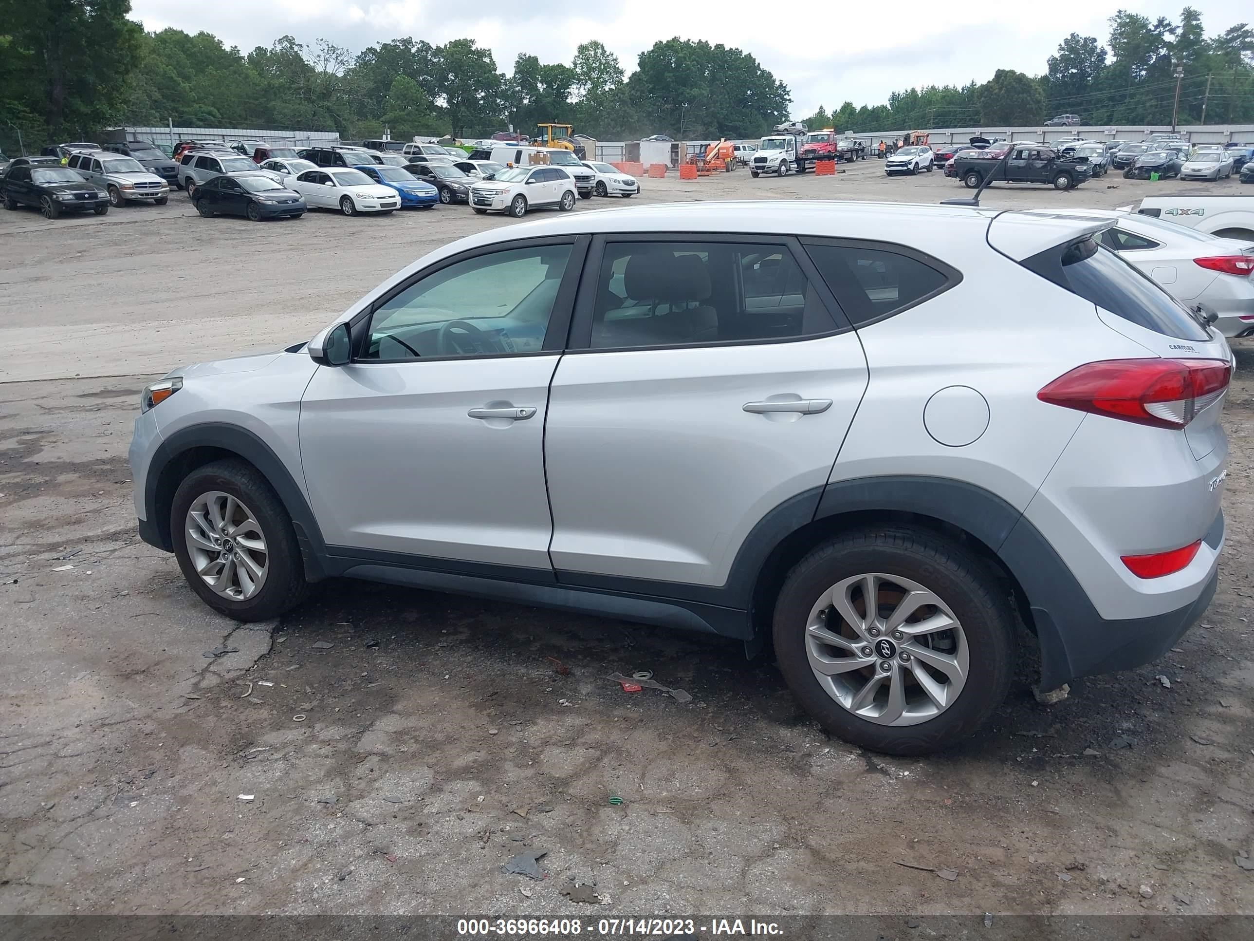 Photo 12 VIN: KM8J23A49HU563632 - HYUNDAI TUCSON 