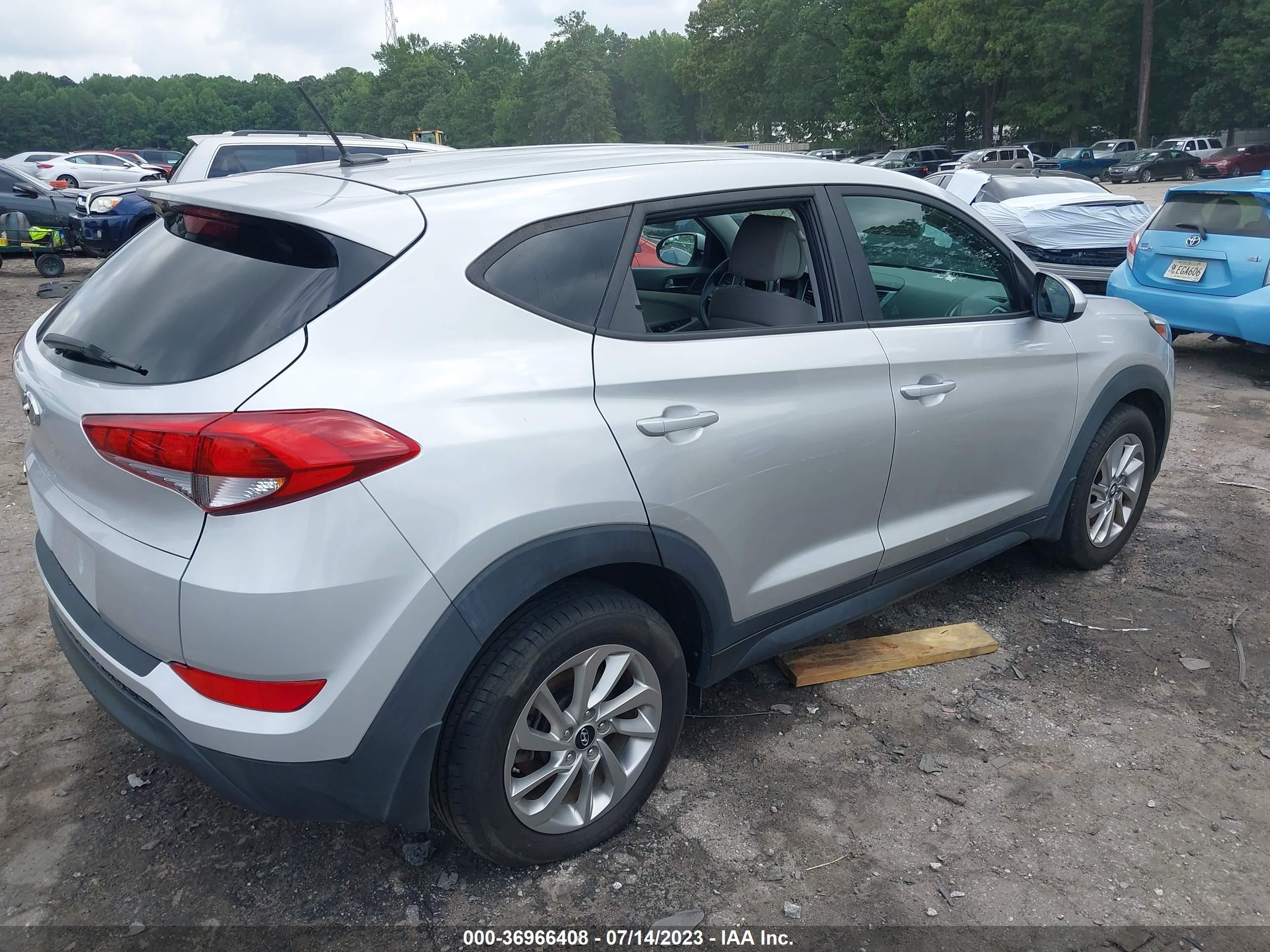 Photo 3 VIN: KM8J23A49HU563632 - HYUNDAI TUCSON 