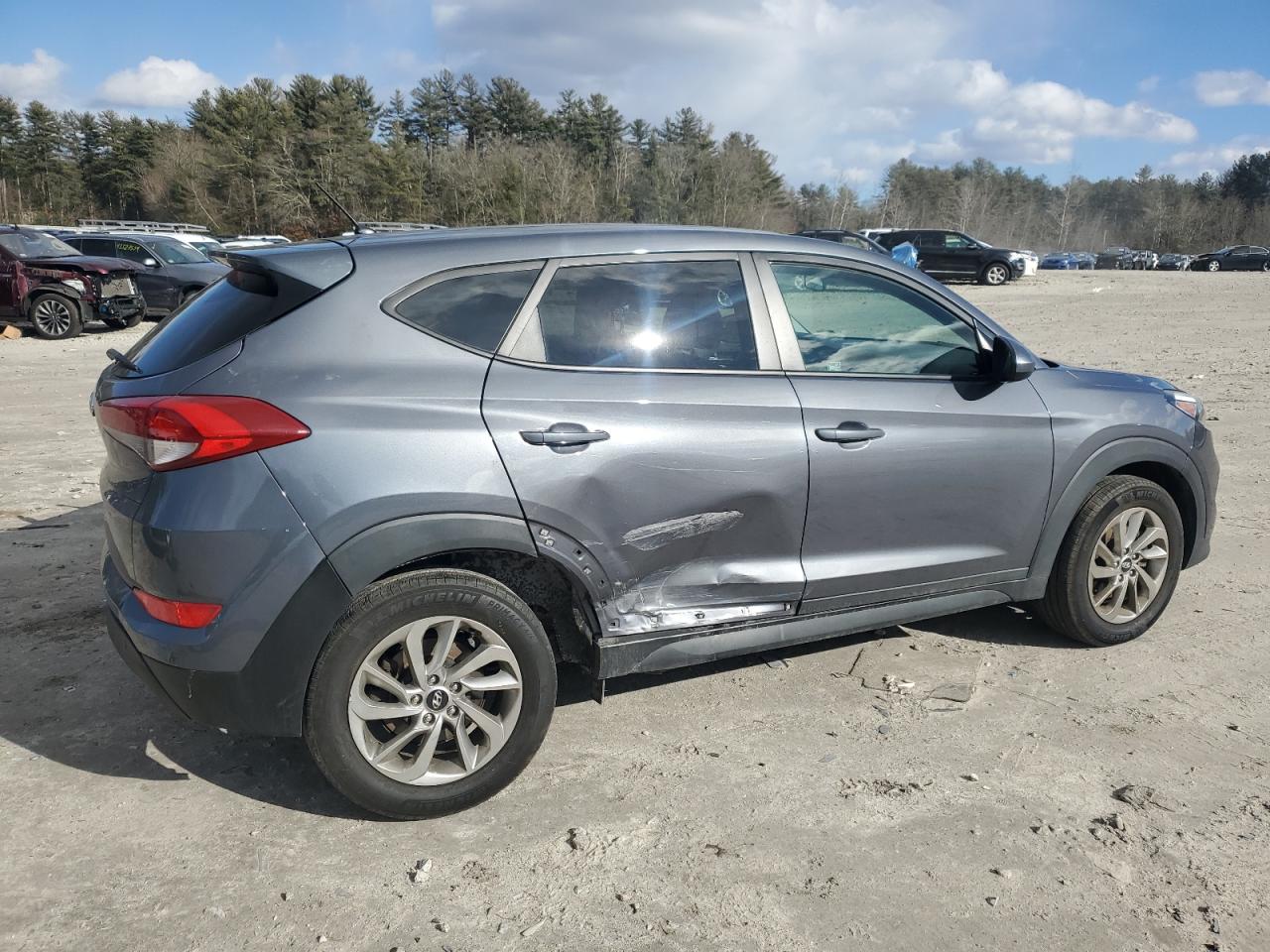 Photo 2 VIN: KM8J23A49JU656852 - HYUNDAI TUCSON 