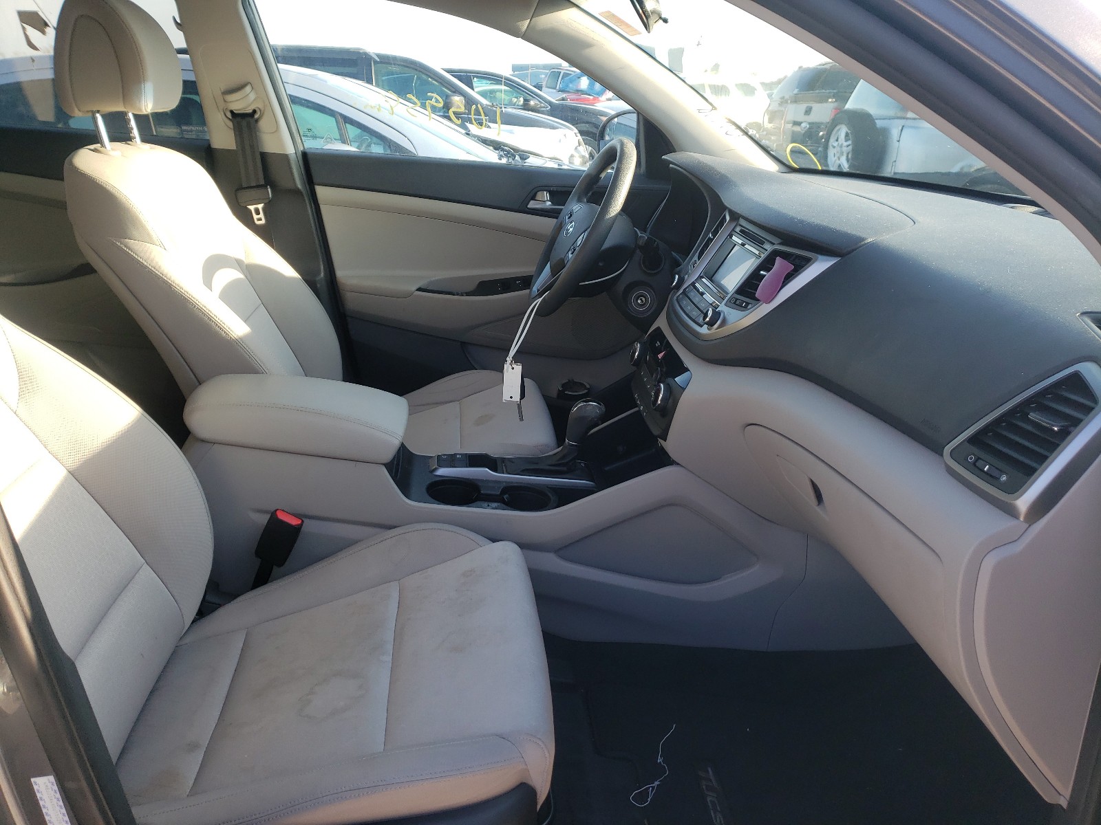 Photo 4 VIN: KM8J23A4XGU155297 - HYUNDAI TUCSON SE 