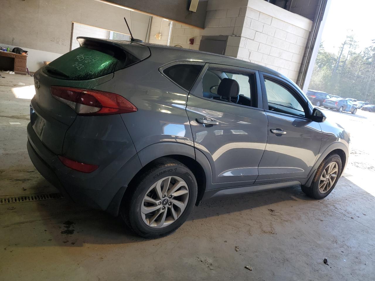 Photo 2 VIN: KM8J23A4XHU414453 - HYUNDAI TUCSON 