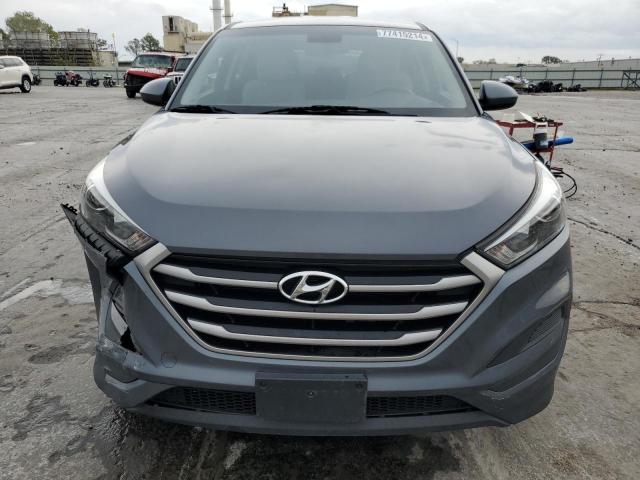 Photo 4 VIN: KM8J23A4XJU737195 - HYUNDAI TUCSON SE 