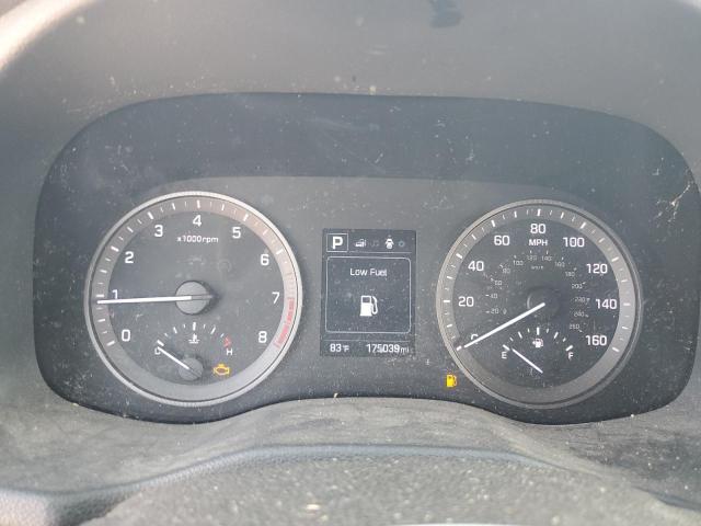 Photo 8 VIN: KM8J23A4XJU764204 - HYUNDAI TUCSON SE 