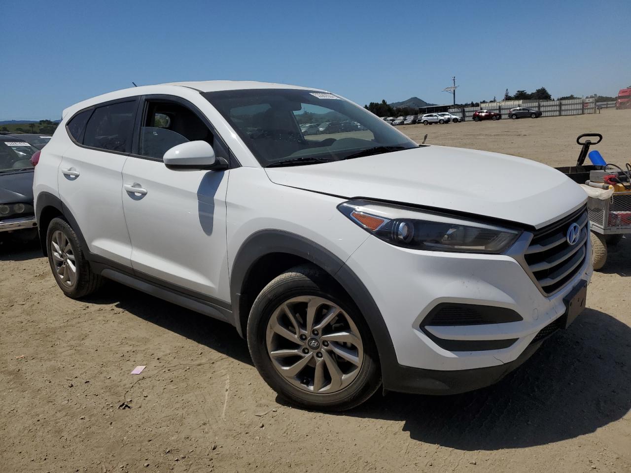 Photo 3 VIN: KM8J23A4XJU813319 - HYUNDAI TUCSON 